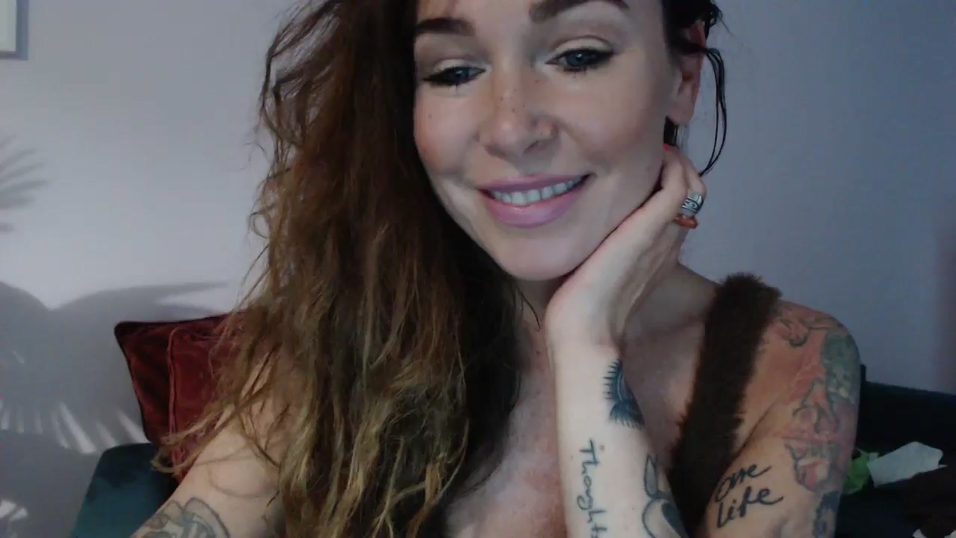 Gallery image thumbnail from Delilah_sweet's myfreecams stream on, 08/27/2024, 16:53 image 9 of 20