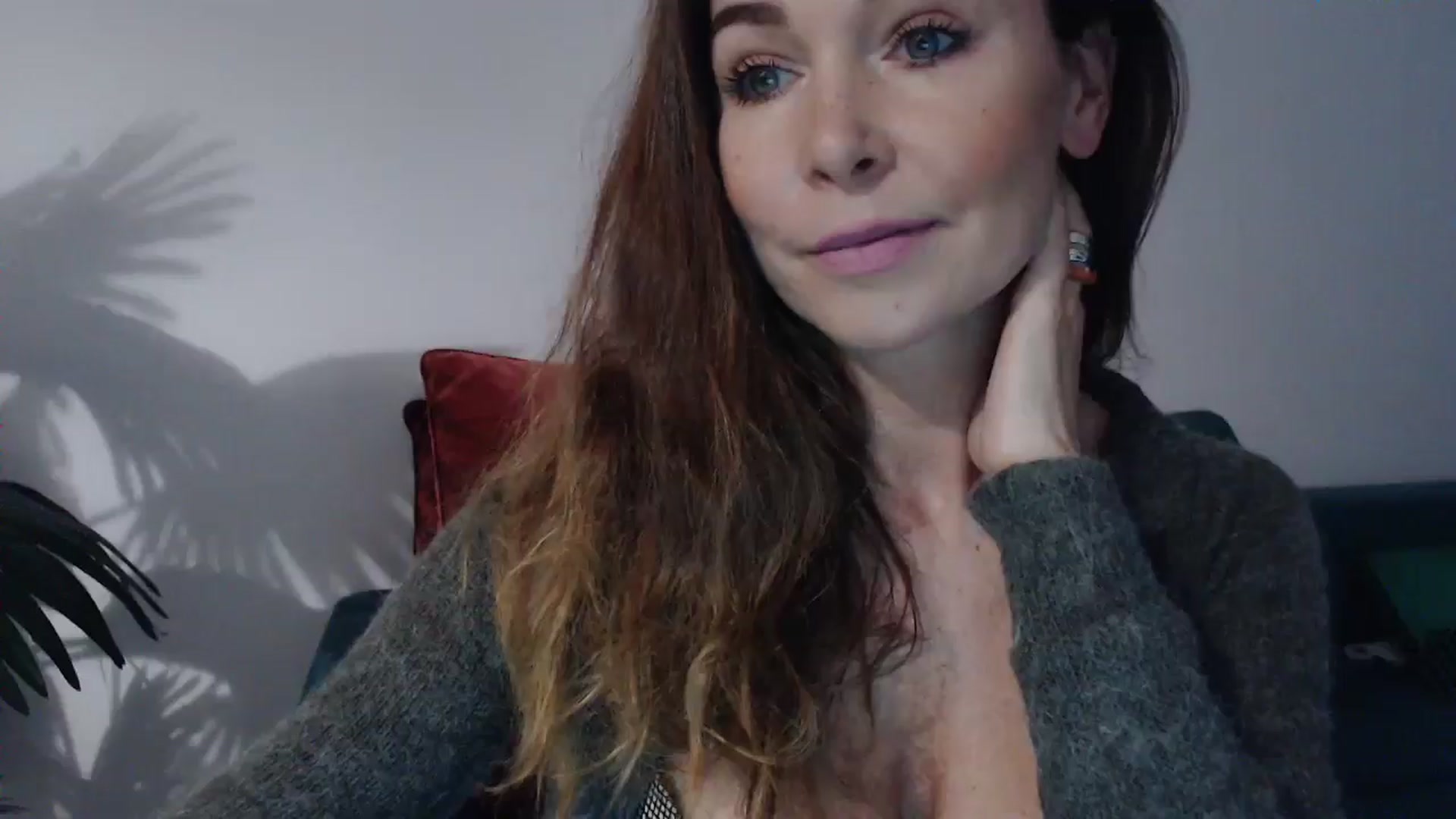 Gallery image thumbnail from Delilah_sweet's myfreecams stream on, 09/16/2024, 16:07 image 13 of 20