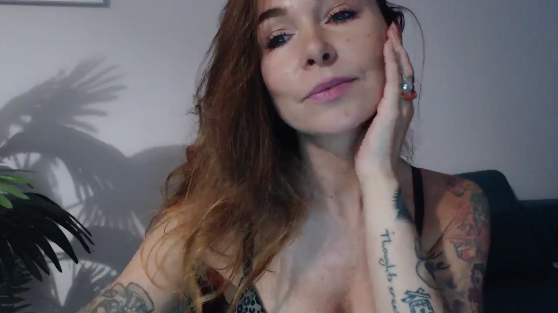 Gallery image thumbnail from Delilah_sweet's myfreecams stream on, 09/17/2024, 16:09 image 14 of 20