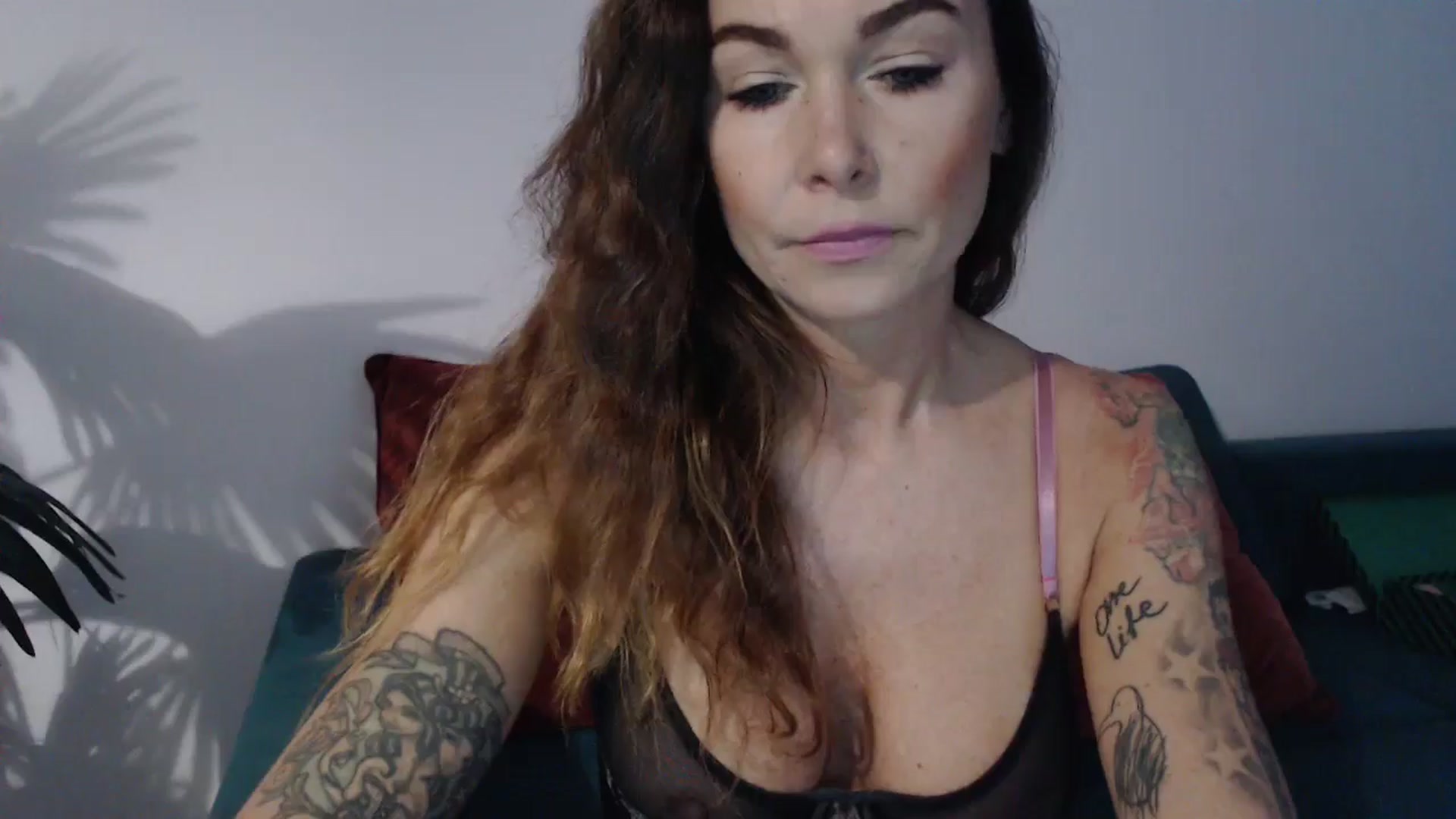 Gallery image thumbnail from Delilah_sweet's myfreecams stream on, 09/19/2024, 13:38 image 5 of 20