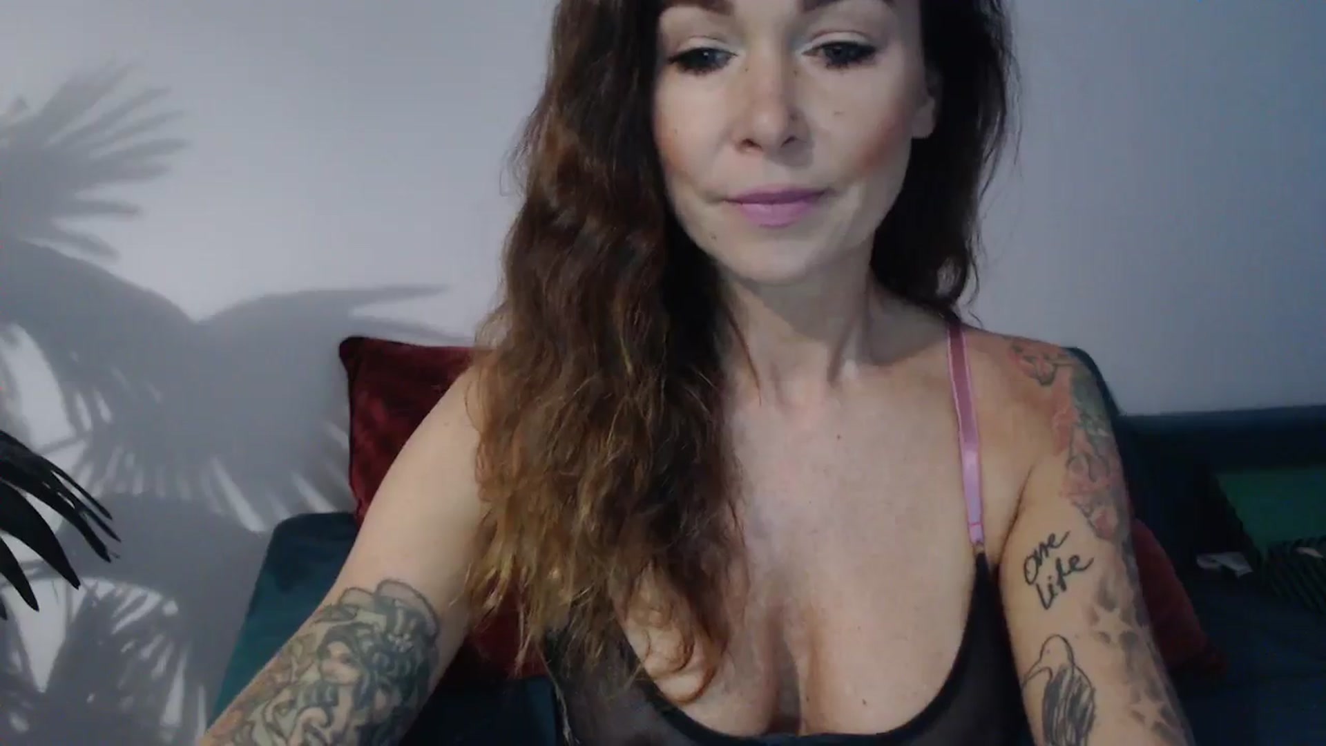 Gallery image thumbnail from Delilah_sweet's myfreecams stream on, 09/19/2024, 13:38 image 11 of 20