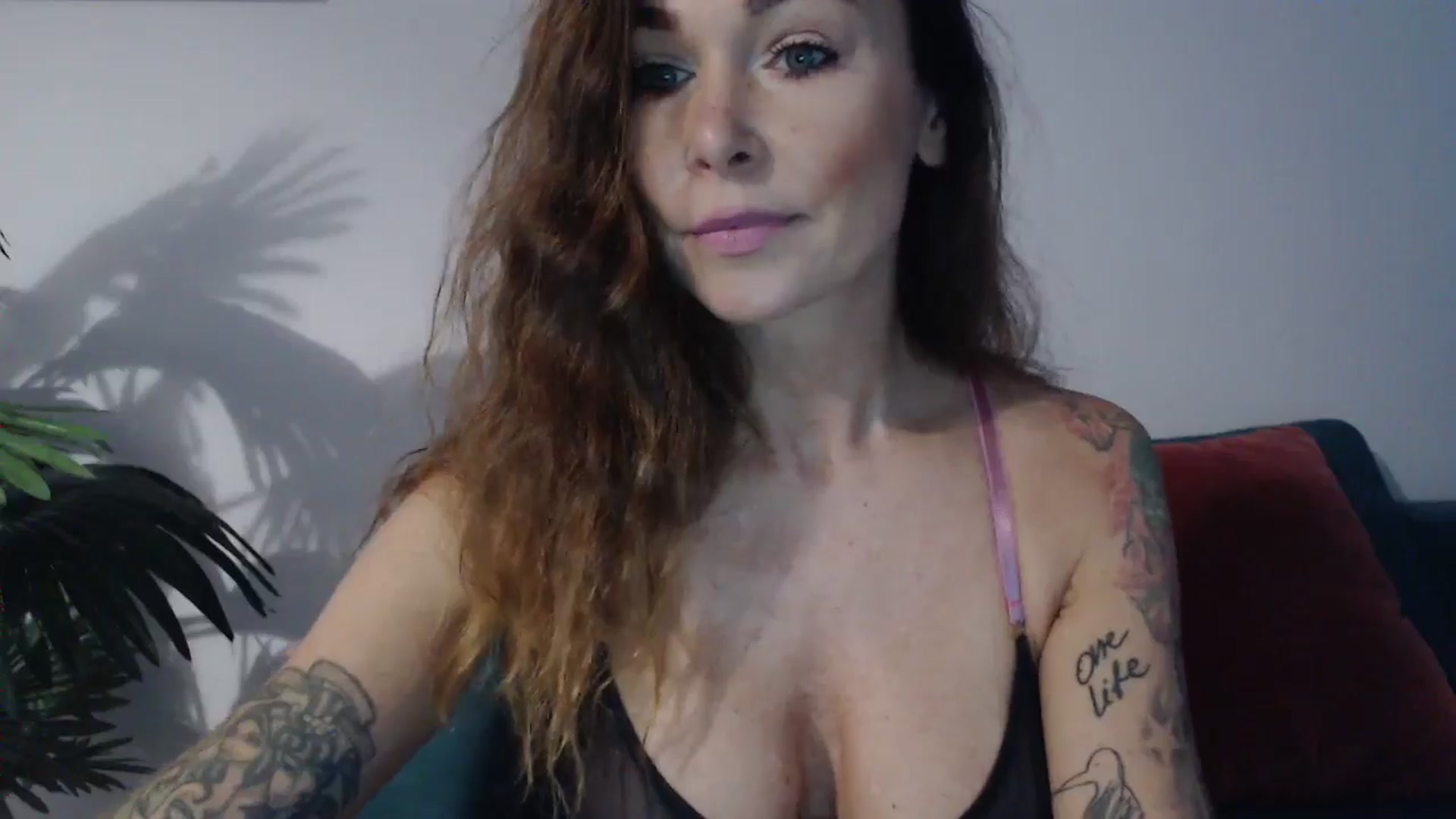 Gallery image thumbnail from Delilah_sweet's myfreecams stream on, 09/19/2024, 14:21 image 20 of 20
