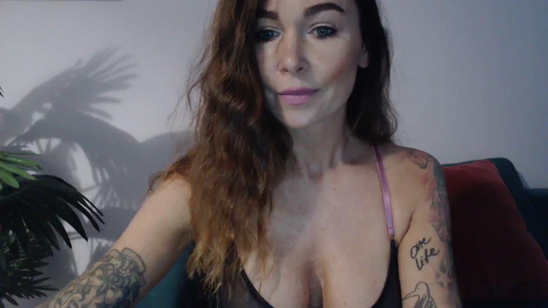 Gallery image thumbnail from Delilah_sweet's myfreecams stream on, 09/19/2024, 14:21 image 18 of 20