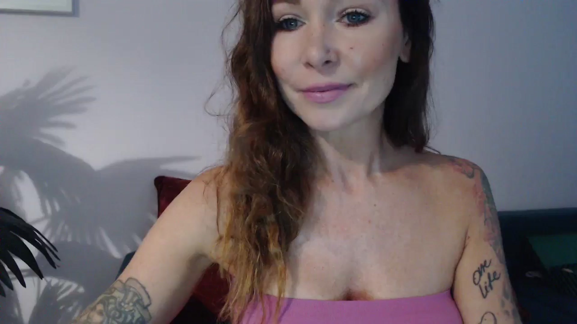 Gallery image thumbnail from Delilah_sweet's myfreecams stream on, 09/23/2024, 16:00 image 8 of 20