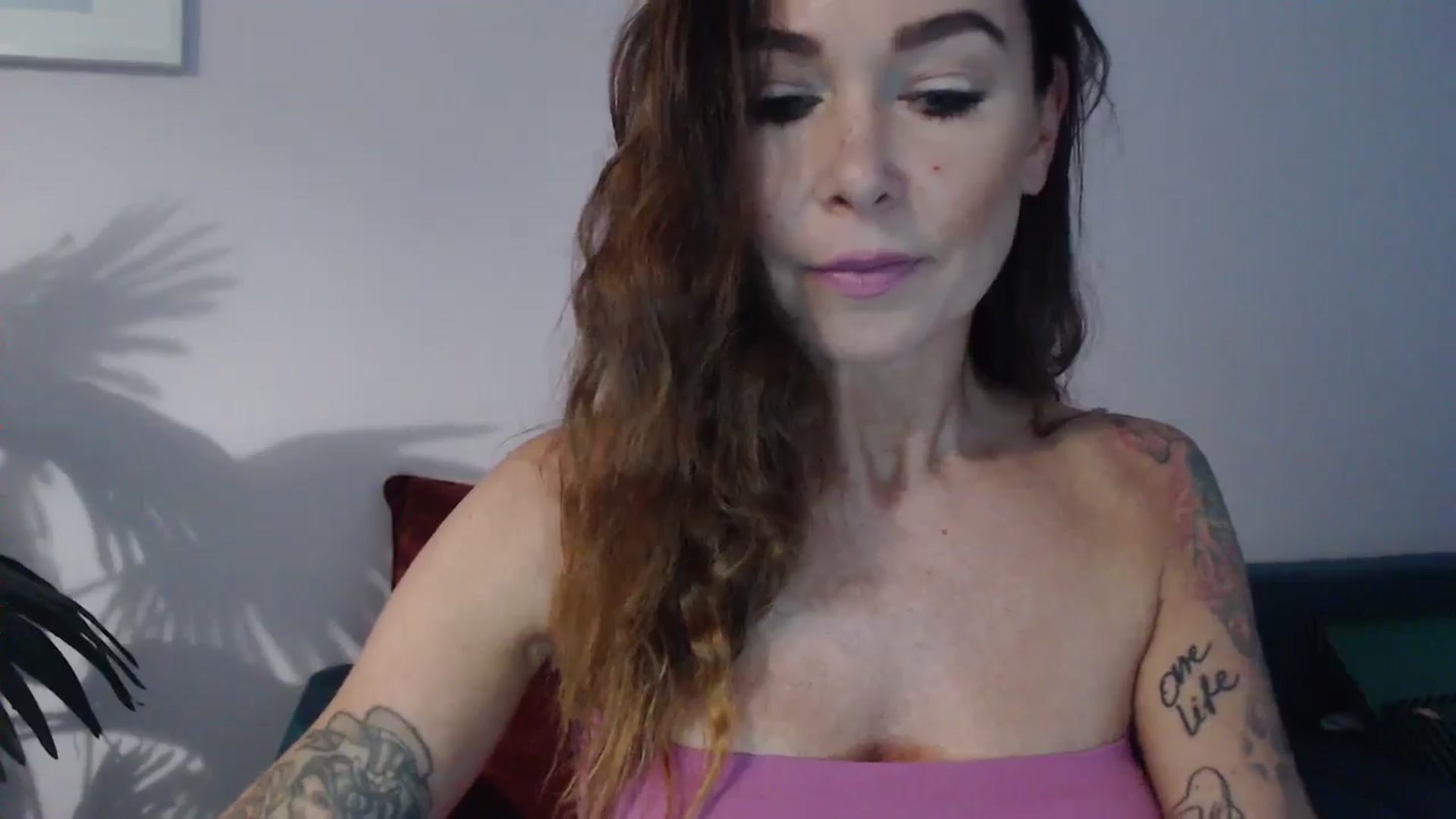 Gallery image thumbnail from Delilah_sweet's myfreecams stream on, 09/23/2024, 16:00 image 11 of 20