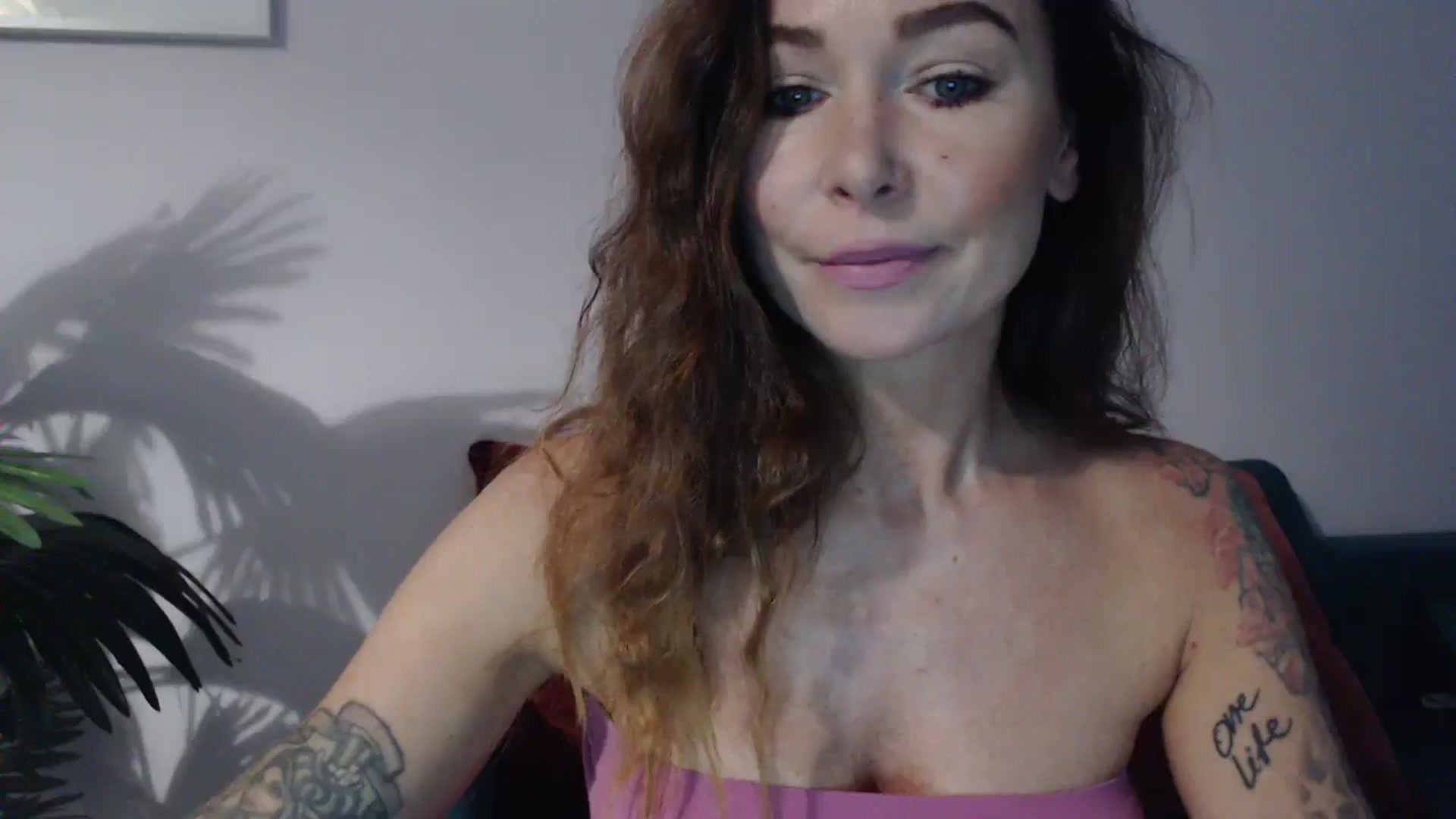 Gallery image thumbnail from Delilah_sweet's myfreecams stream on, 09/23/2024, 16:21 image 4 of 20