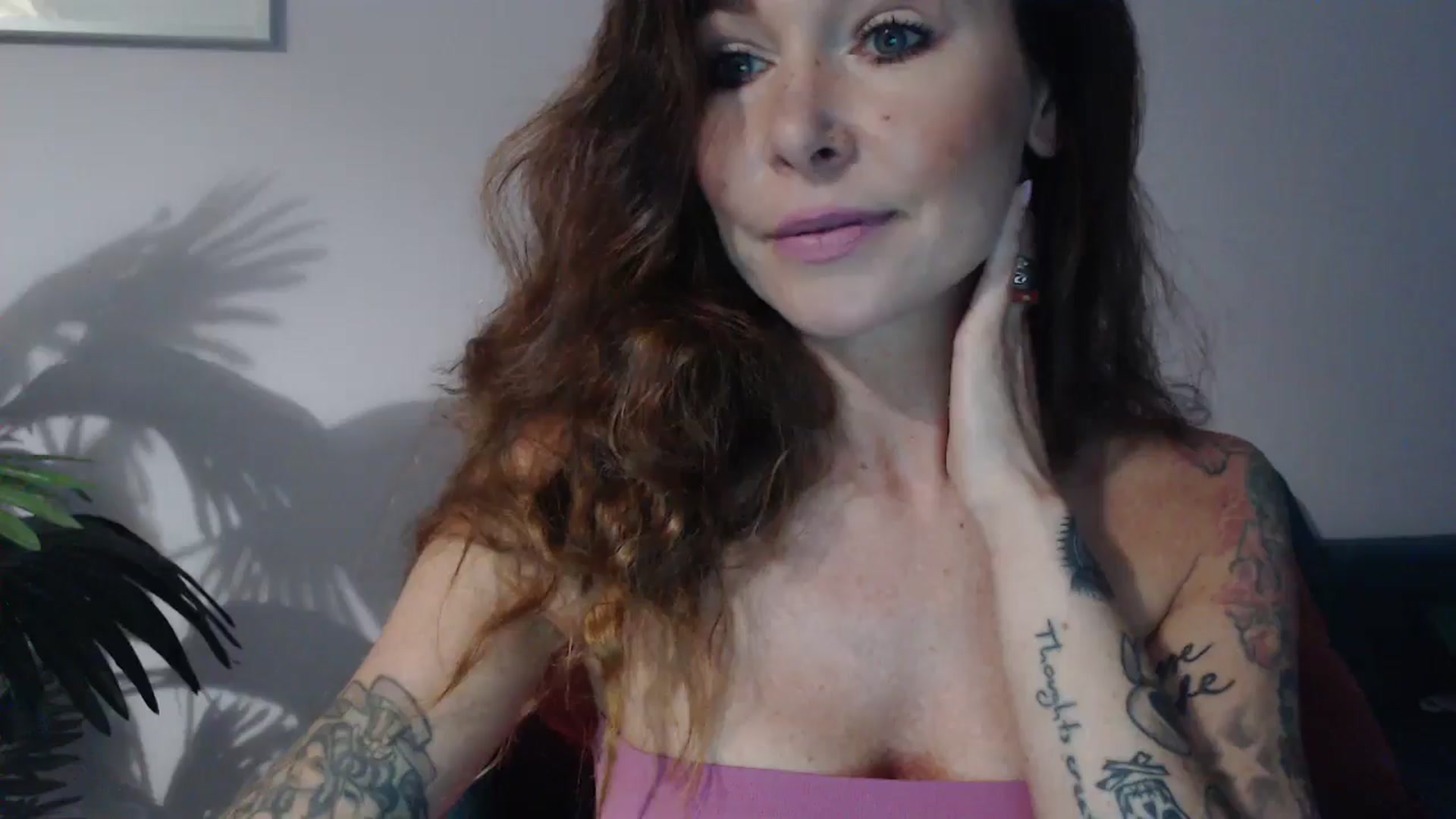 Gallery image thumbnail from Delilah_sweet's myfreecams stream on, 09/23/2024, 16:21 image 15 of 20