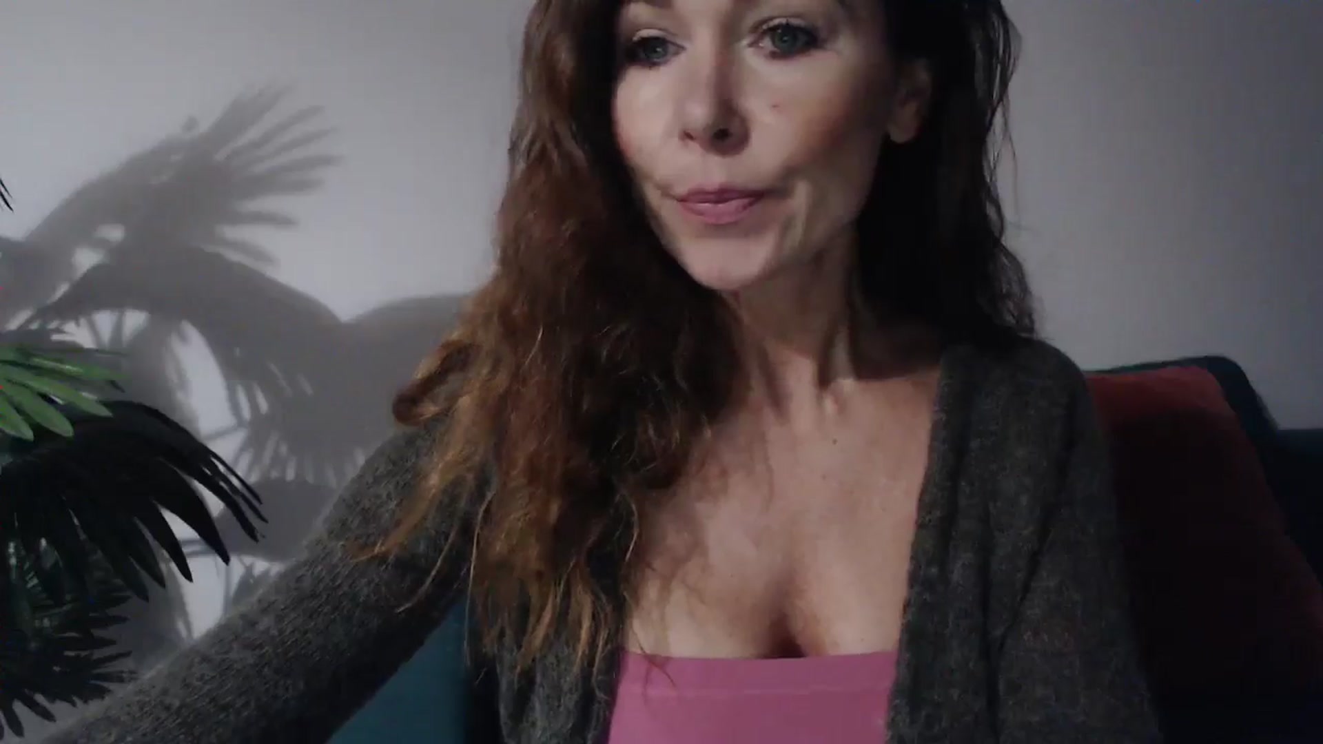 Gallery image thumbnail from Delilah_sweet's myfreecams stream on, 09/23/2024, 17:33 image 12 of 20