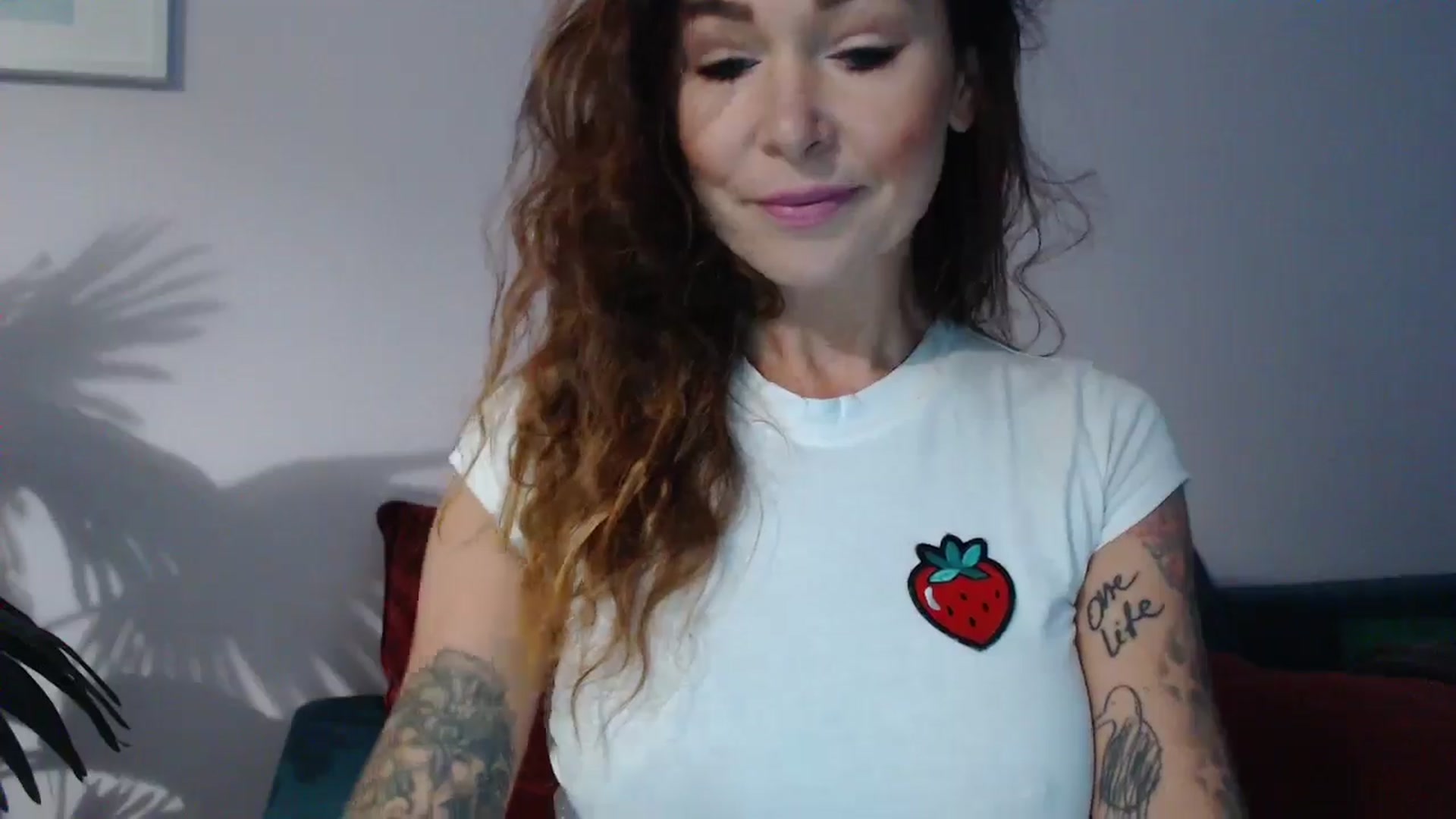 Gallery image thumbnail from Delilah_sweet's myfreecams stream on, 09/30/2024, 15:56 image 16 of 20