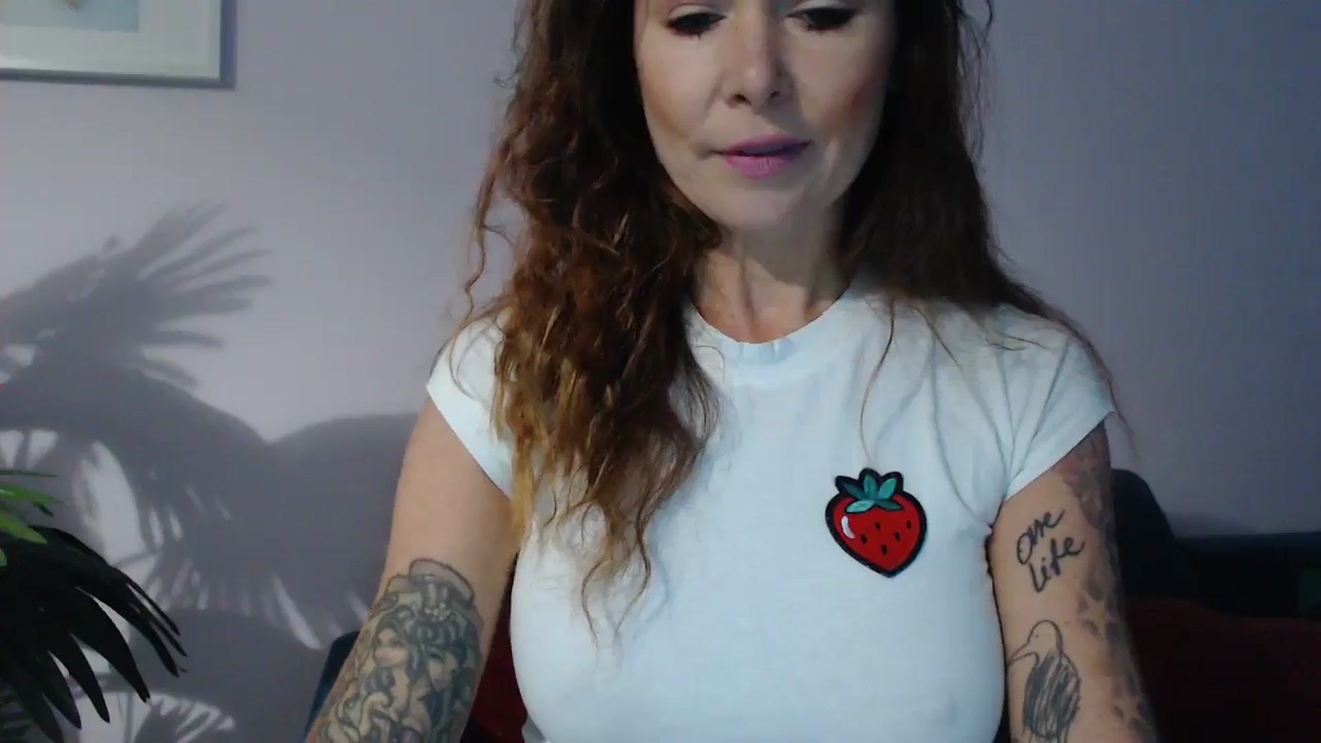 Gallery image thumbnail from Delilah_sweet's myfreecams stream on, 09/30/2024, 15:56 image 14 of 20