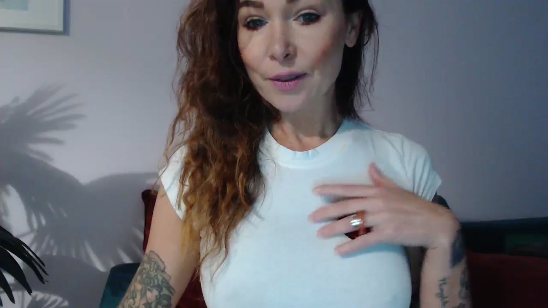 Gallery image thumbnail from Delilah_sweet's myfreecams stream on, 09/30/2024, 15:56 image 15 of 20