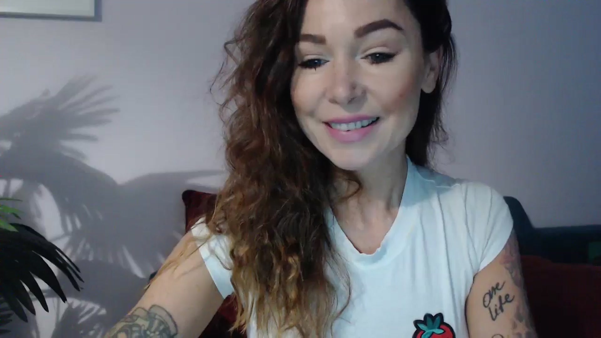 Gallery image thumbnail from Delilah_sweet's myfreecams stream on, 09/30/2024, 15:56 image 6 of 20