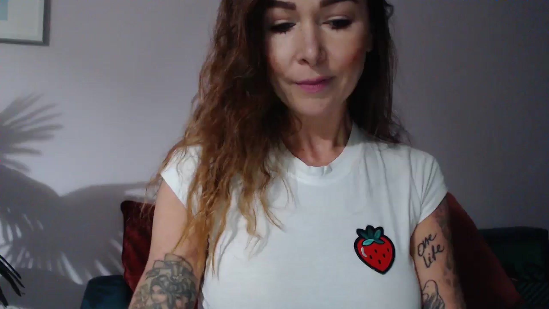 Gallery image thumbnail from Delilah_sweet's myfreecams stream on, 09/30/2024, 17:03 image 14 of 20