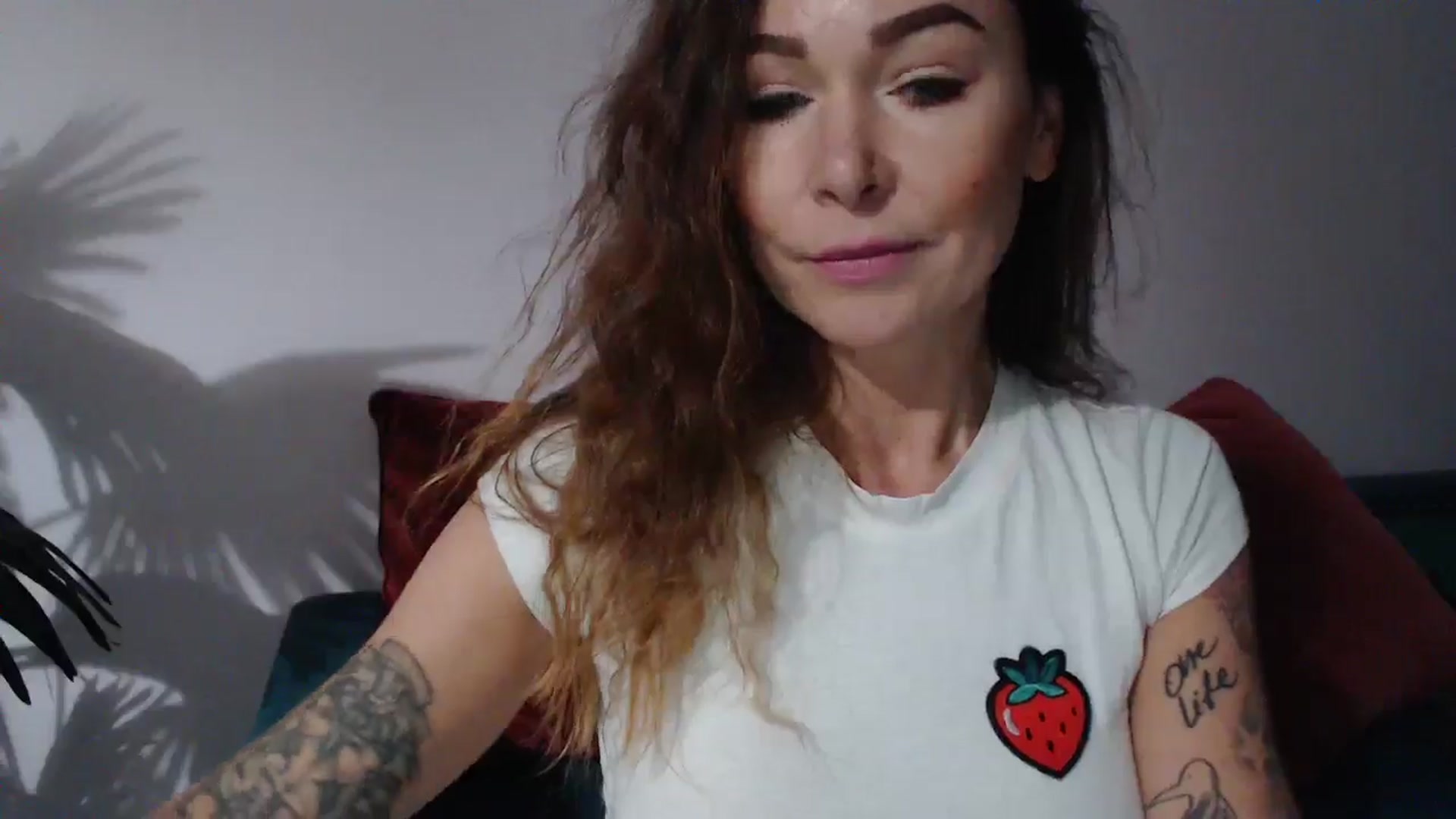 Gallery image thumbnail from Delilah_sweet's myfreecams stream on, 09/30/2024, 17:35 image 15 of 20