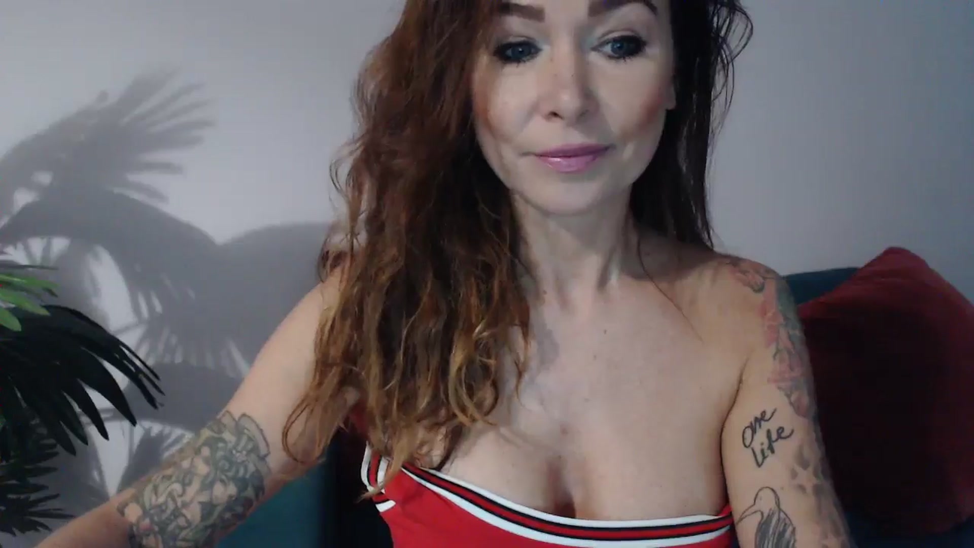 Gallery image thumbnail from Delilah_sweet's myfreecams stream on, 10/03/2024, 14:11 image 14 of 20