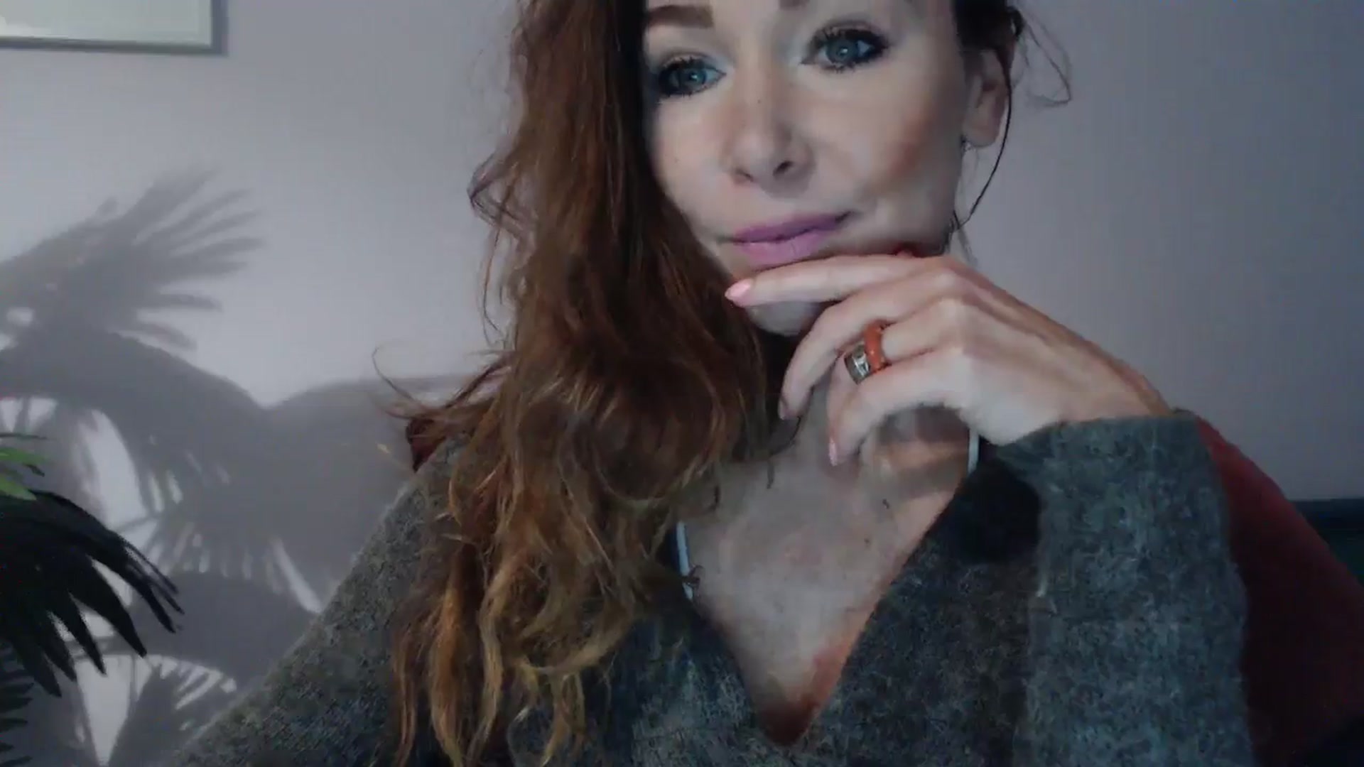 Gallery image thumbnail from Delilah_sweet's myfreecams stream on, 10/03/2024, 15:28 image 14 of 20