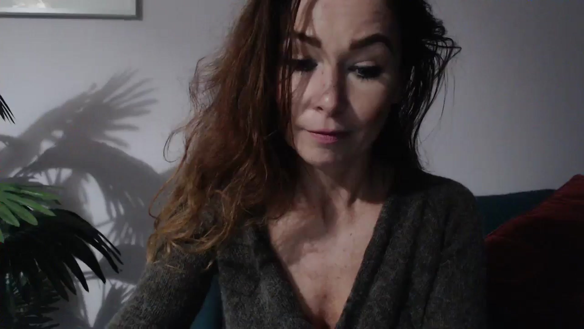 Gallery image thumbnail from Delilah_sweet's myfreecams stream on, 10/03/2024, 17:33 image 9 of 20