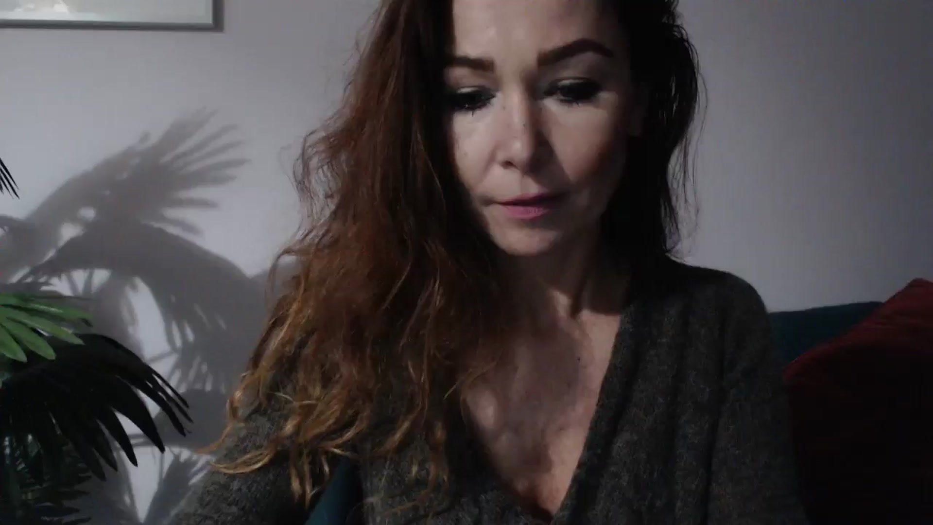 Gallery image thumbnail from Delilah_sweet's myfreecams stream on, 10/03/2024, 17:33 image 12 of 20