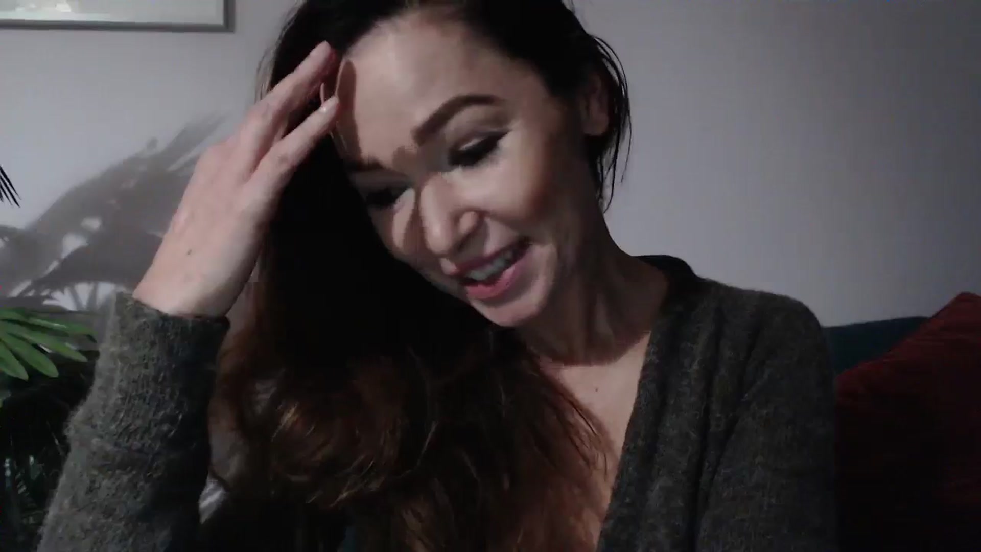 Gallery image thumbnail from Delilah_sweet's myfreecams stream on, 10/03/2024, 17:33 image 17 of 20