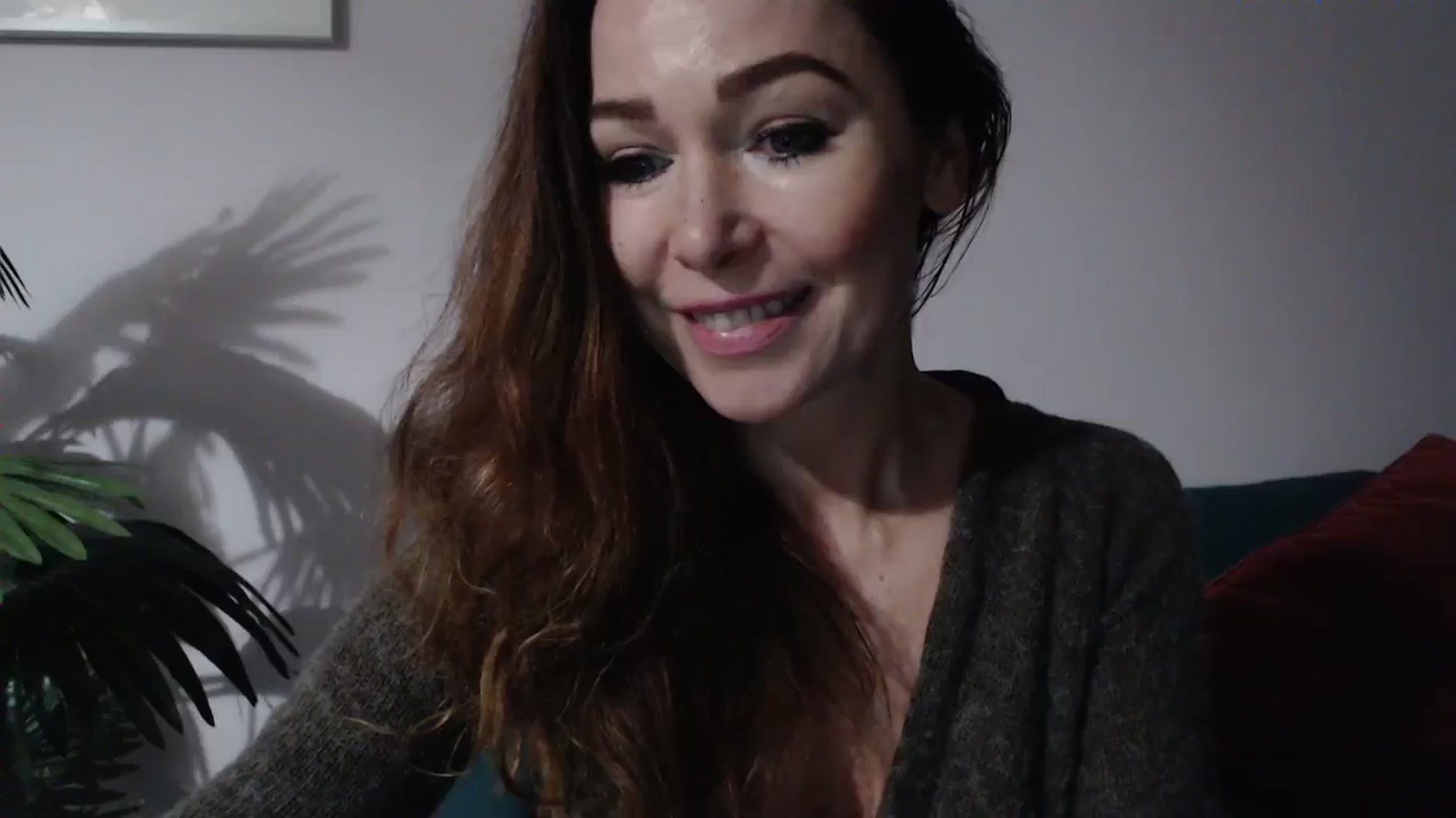 Gallery image thumbnail from Delilah_sweet's myfreecams stream on, 10/03/2024, 17:33 image 16 of 20