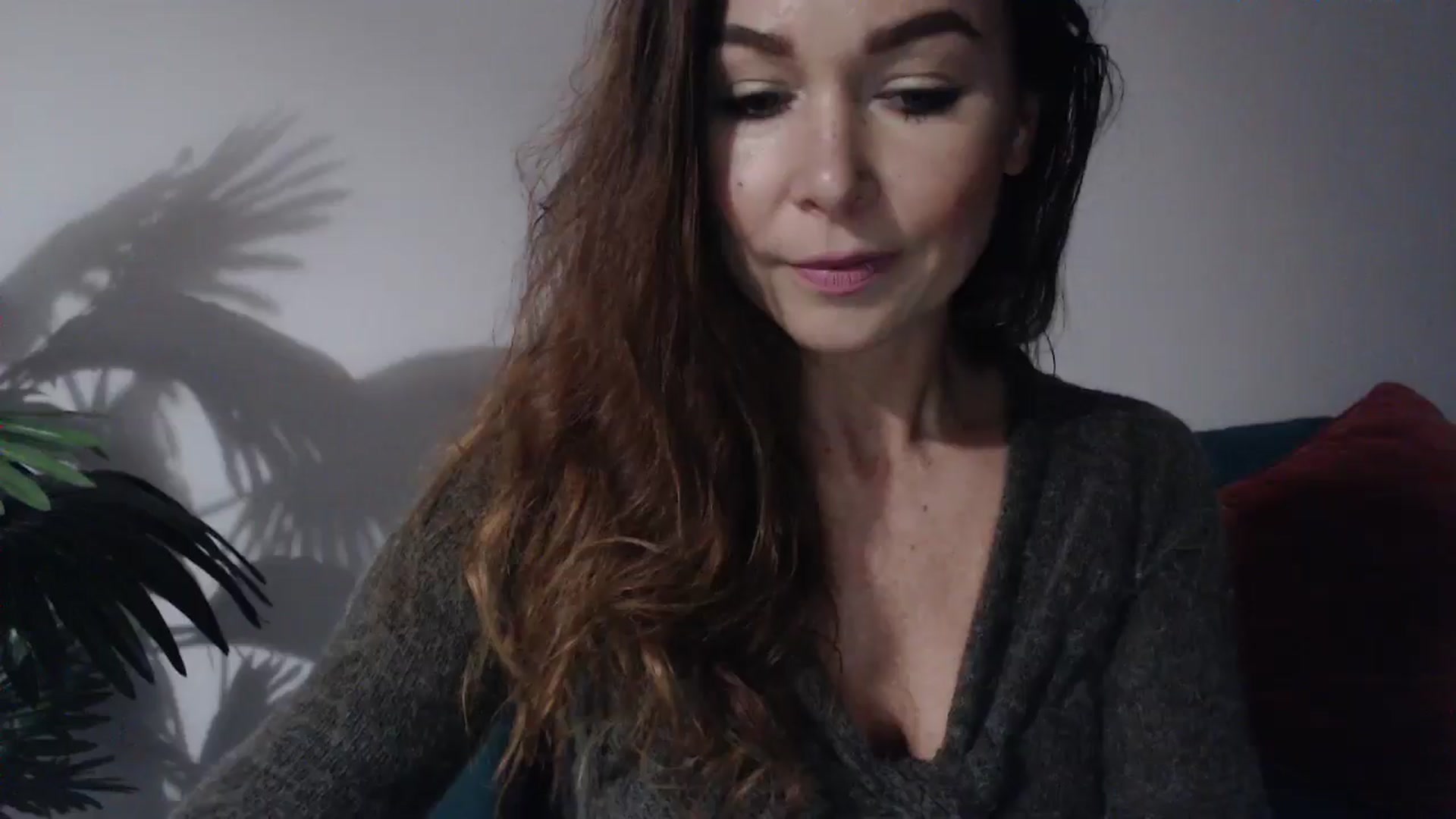 Gallery image thumbnail from Delilah_sweet's myfreecams stream on, 10/07/2024, 17:54 image 7 of 20