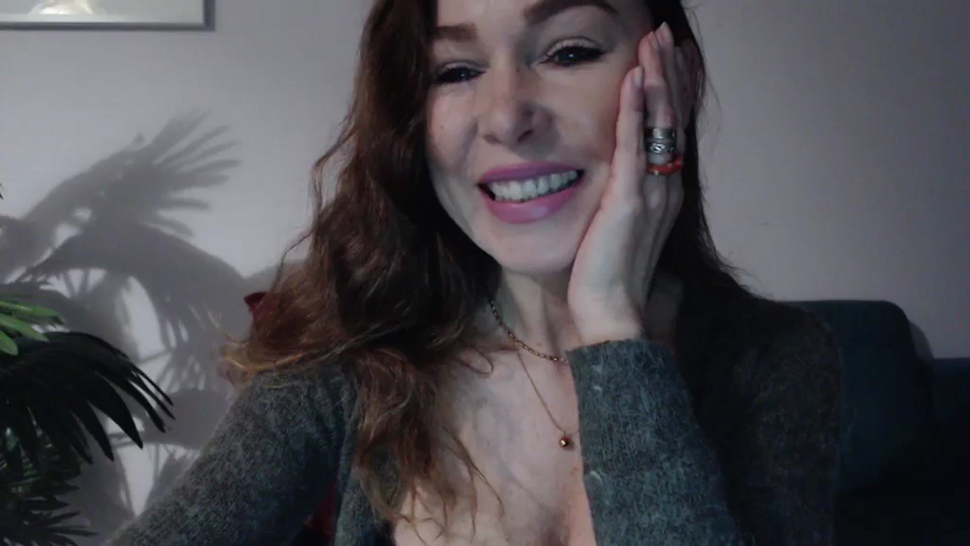 Gallery image thumbnail from Delilah_sweet's myfreecams stream on, 10/17/2024, 13:41 image 13 of 20