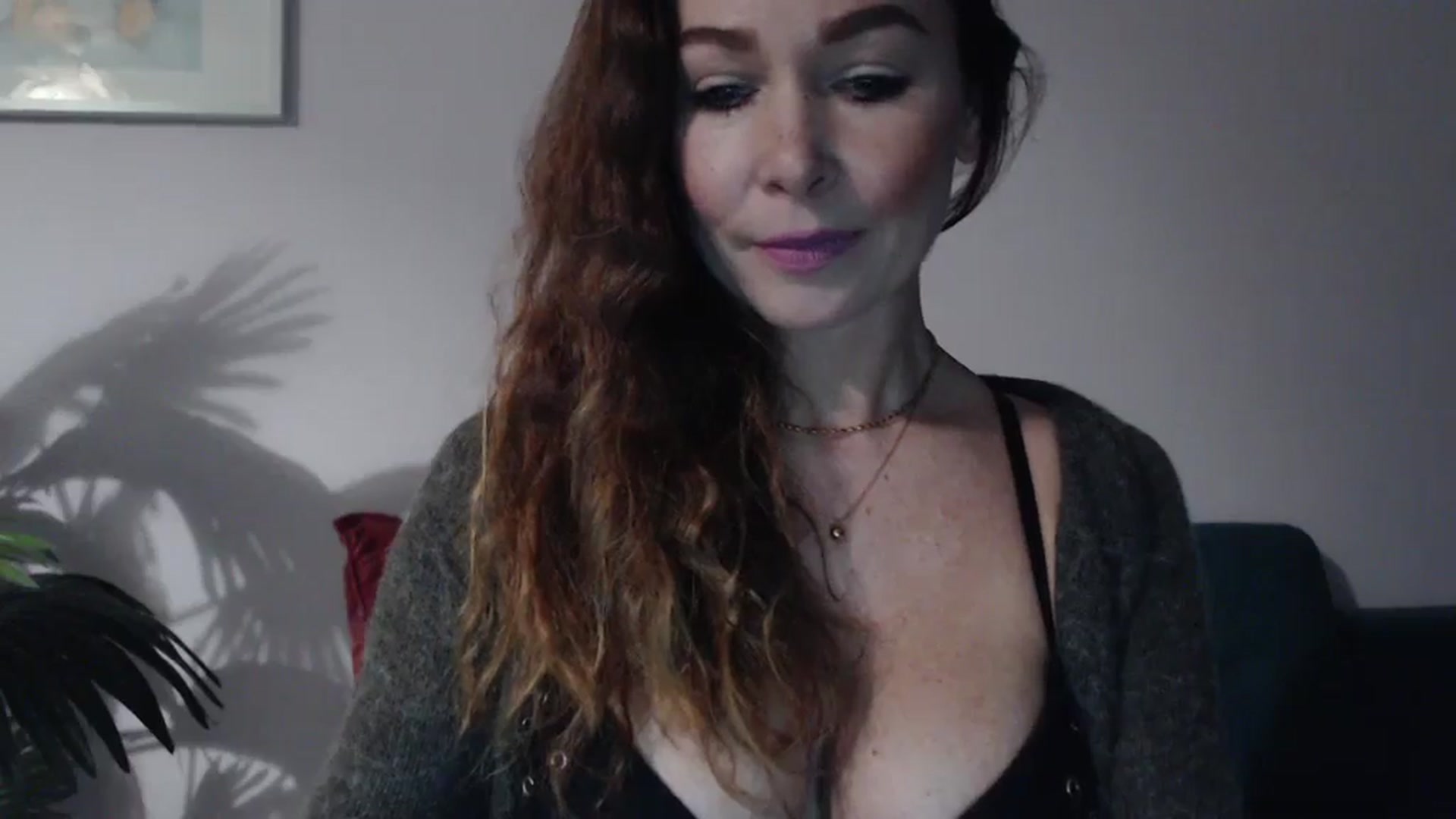 Gallery image thumbnail from Delilah_sweet's myfreecams stream on, 10/17/2024, 14:37 image 16 of 20