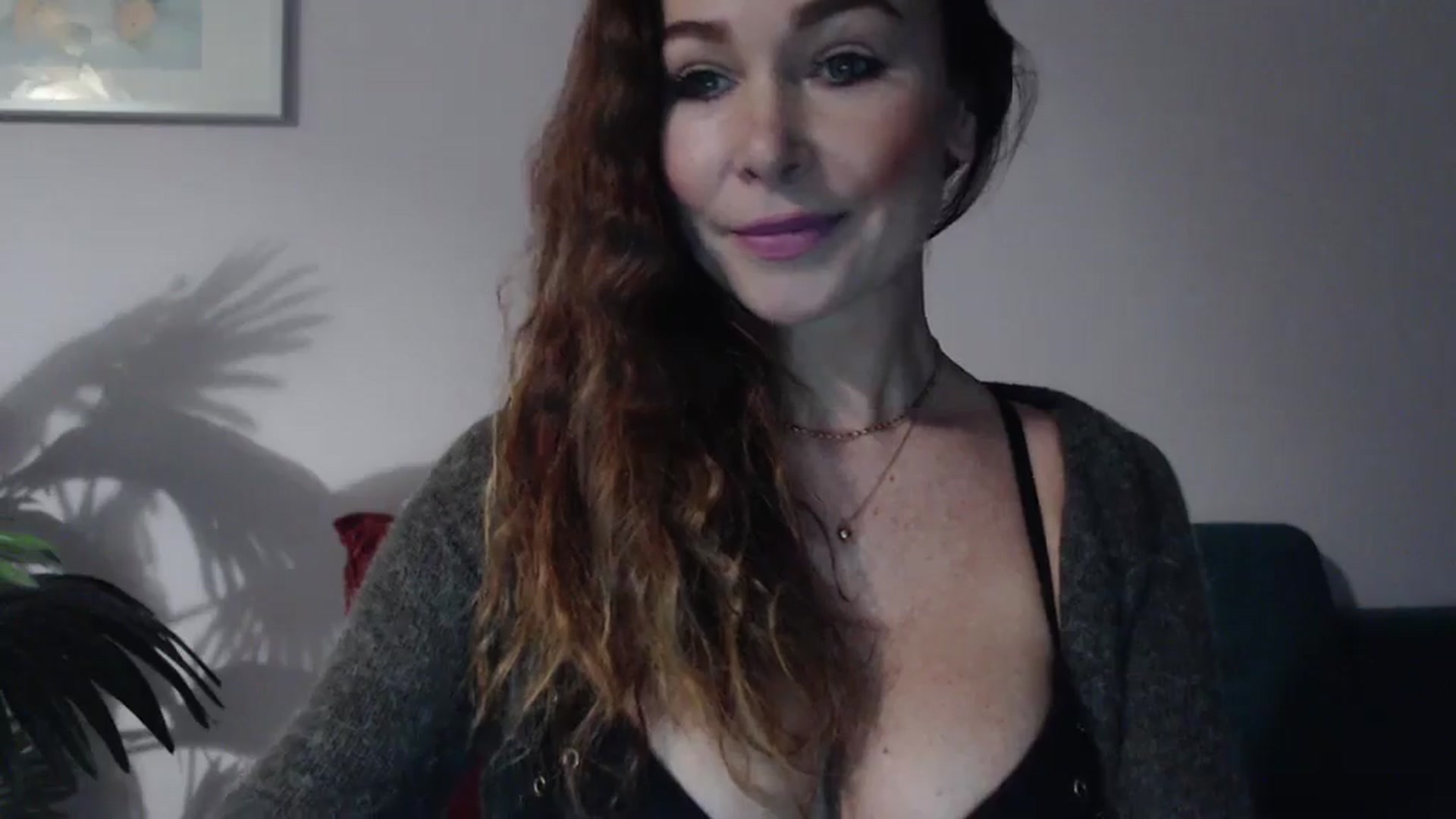 Gallery image thumbnail from Delilah_sweet's myfreecams stream on, 10/17/2024, 14:37 image 17 of 20