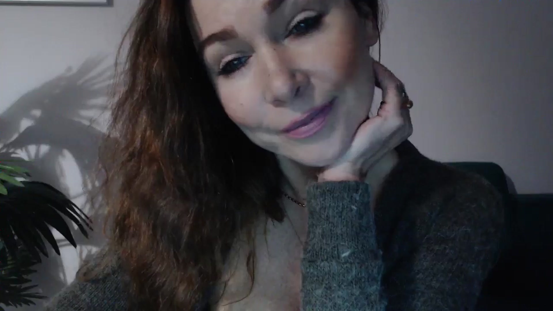 Gallery image thumbnail from Delilah_sweet's myfreecams stream on, 10/17/2024, 16:16 image 10 of 20