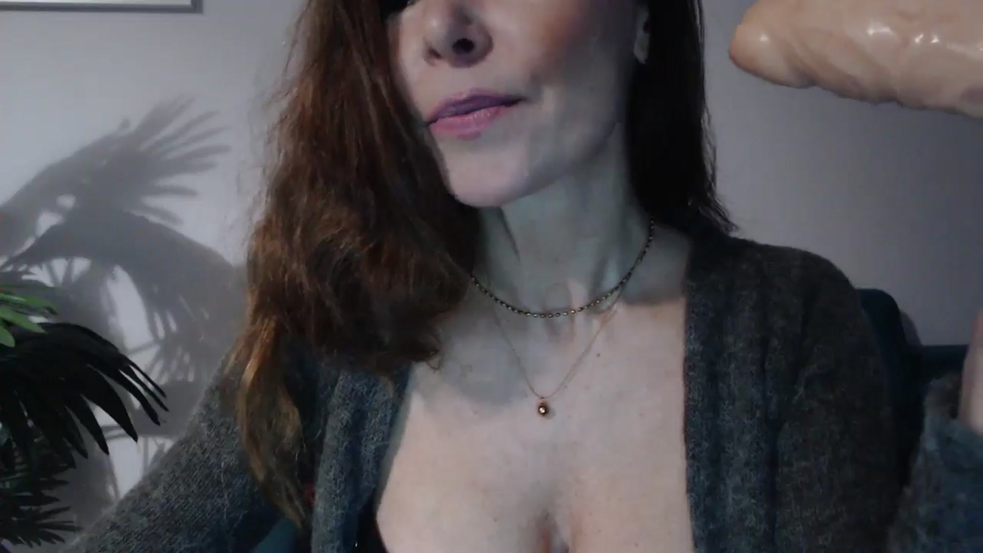 Gallery image thumbnail from Delilah_sweet's myfreecams stream on, 10/17/2024, 16:16 image 3 of 20