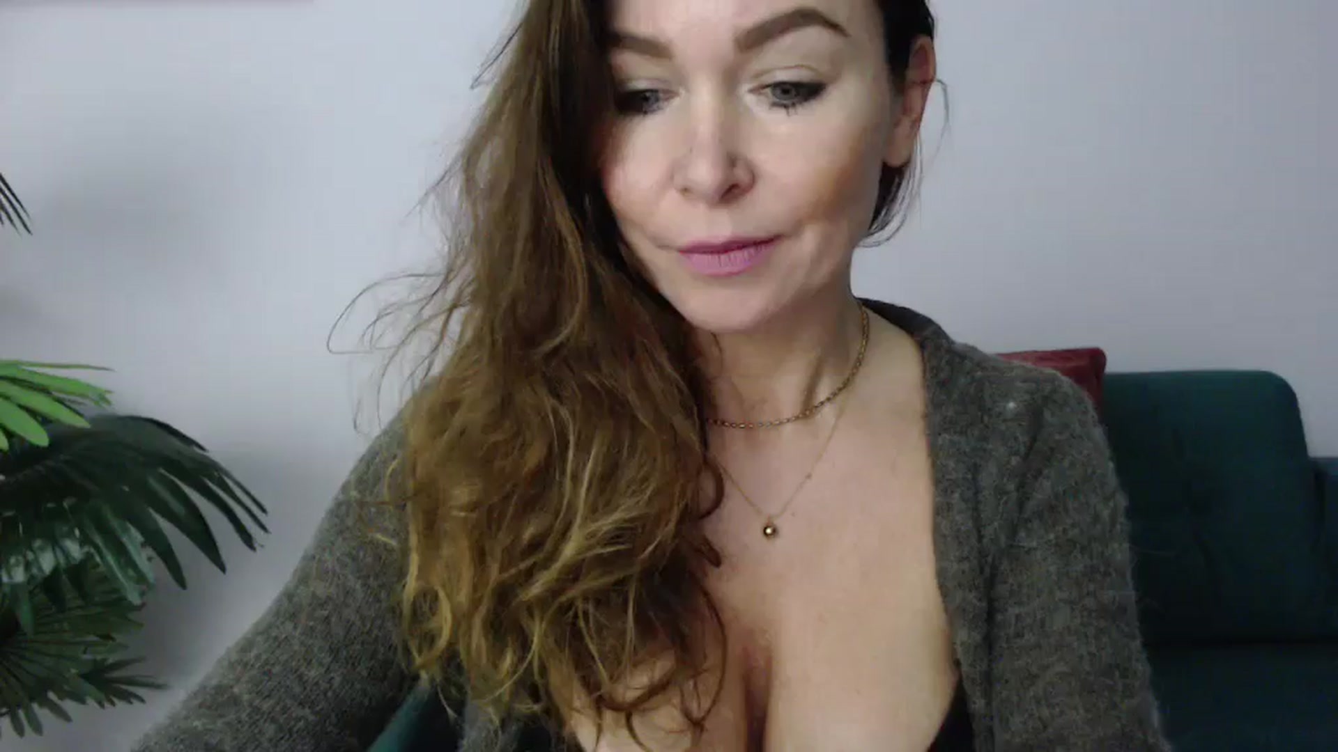 Gallery image thumbnail from Delilah_sweet's myfreecams stream on, 10/23/2024, 16:40 image 17 of 20