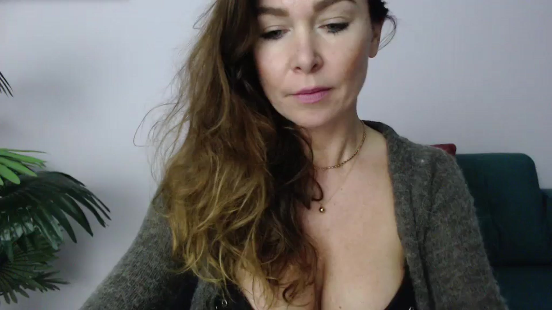 Gallery image thumbnail from Delilah_sweet's myfreecams stream on, 10/23/2024, 16:40 image 14 of 20