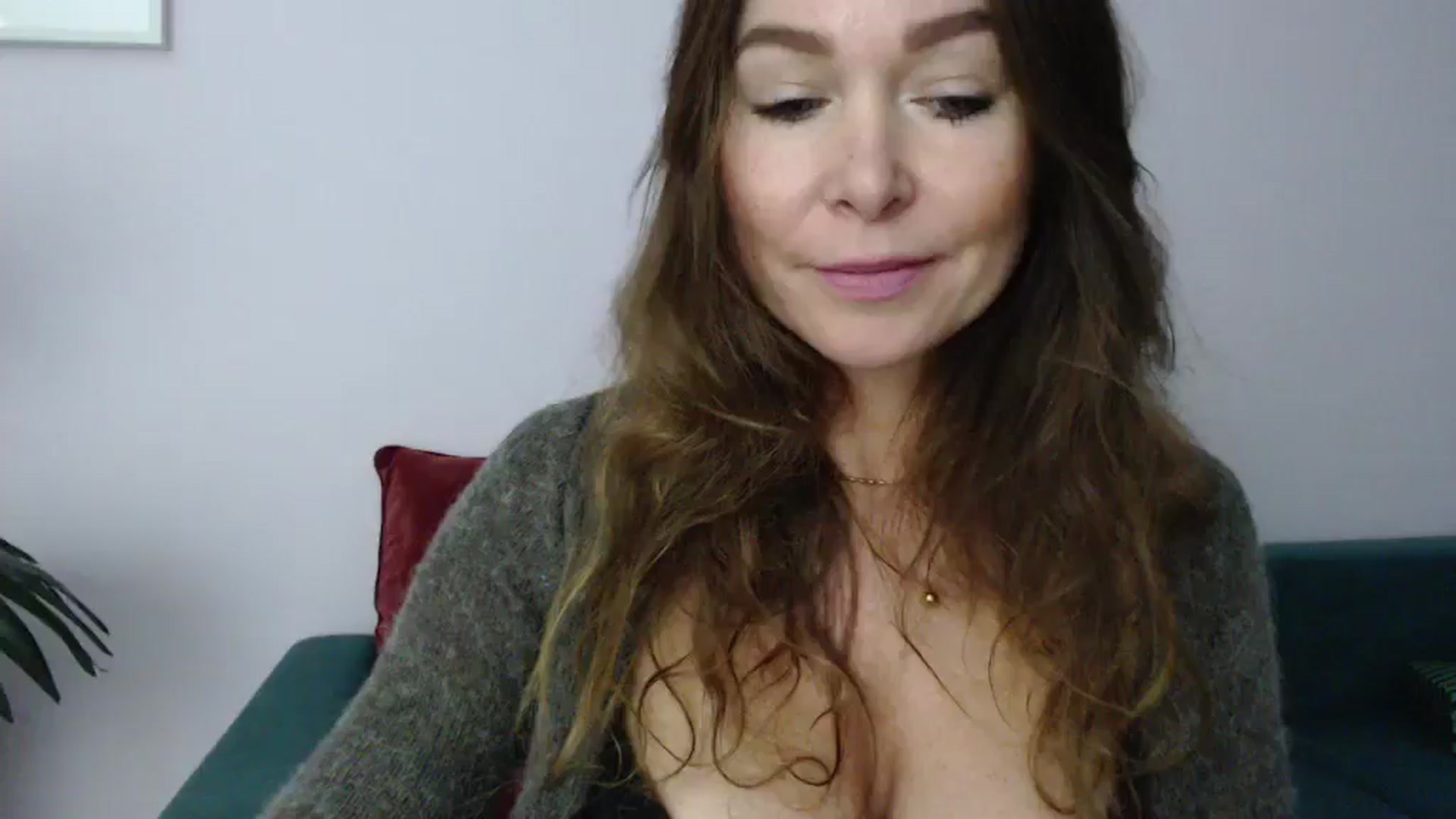 Gallery image thumbnail from Delilah_sweet's myfreecams stream on, 10/23/2024, 16:40 image 5 of 20