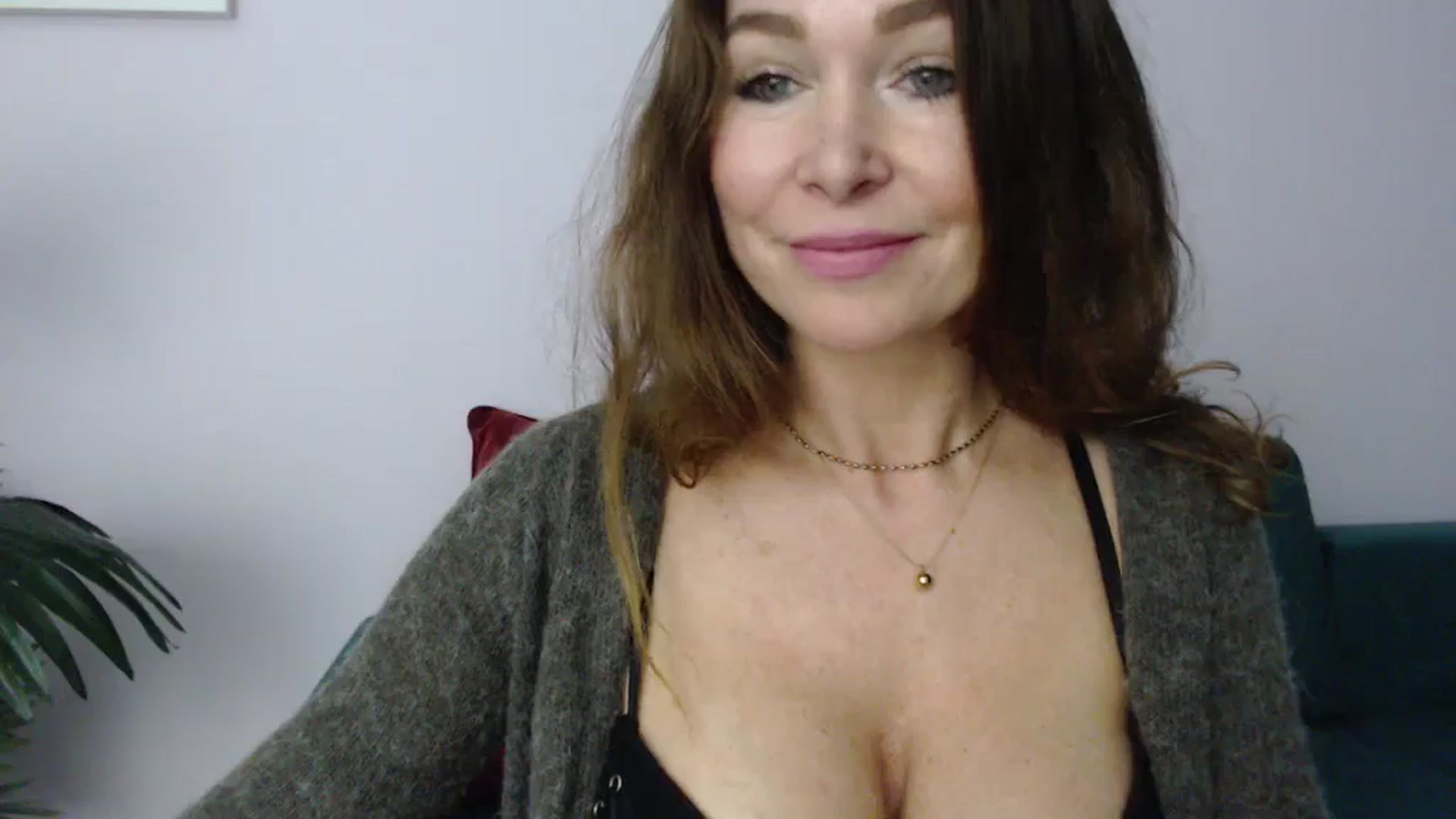 Gallery image thumbnail from Delilah_sweet's myfreecams stream on, 10/23/2024, 18:03 image 3 of 20