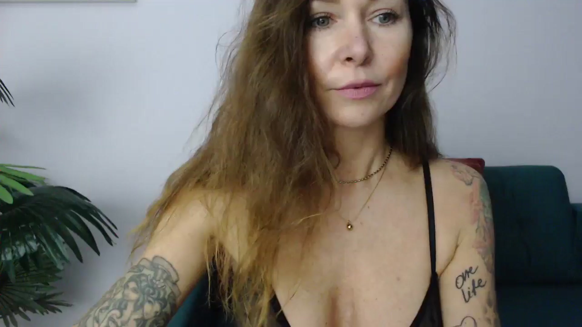 Gallery image thumbnail from Delilah_sweet's myfreecams stream on, 11/04/2024, 18:43 image 8 of 20