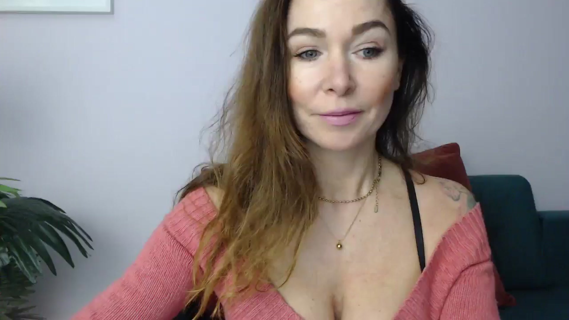 Gallery image thumbnail from Delilah_sweet's myfreecams stream on, 11/07/2024, 17:01 image 1 of 20