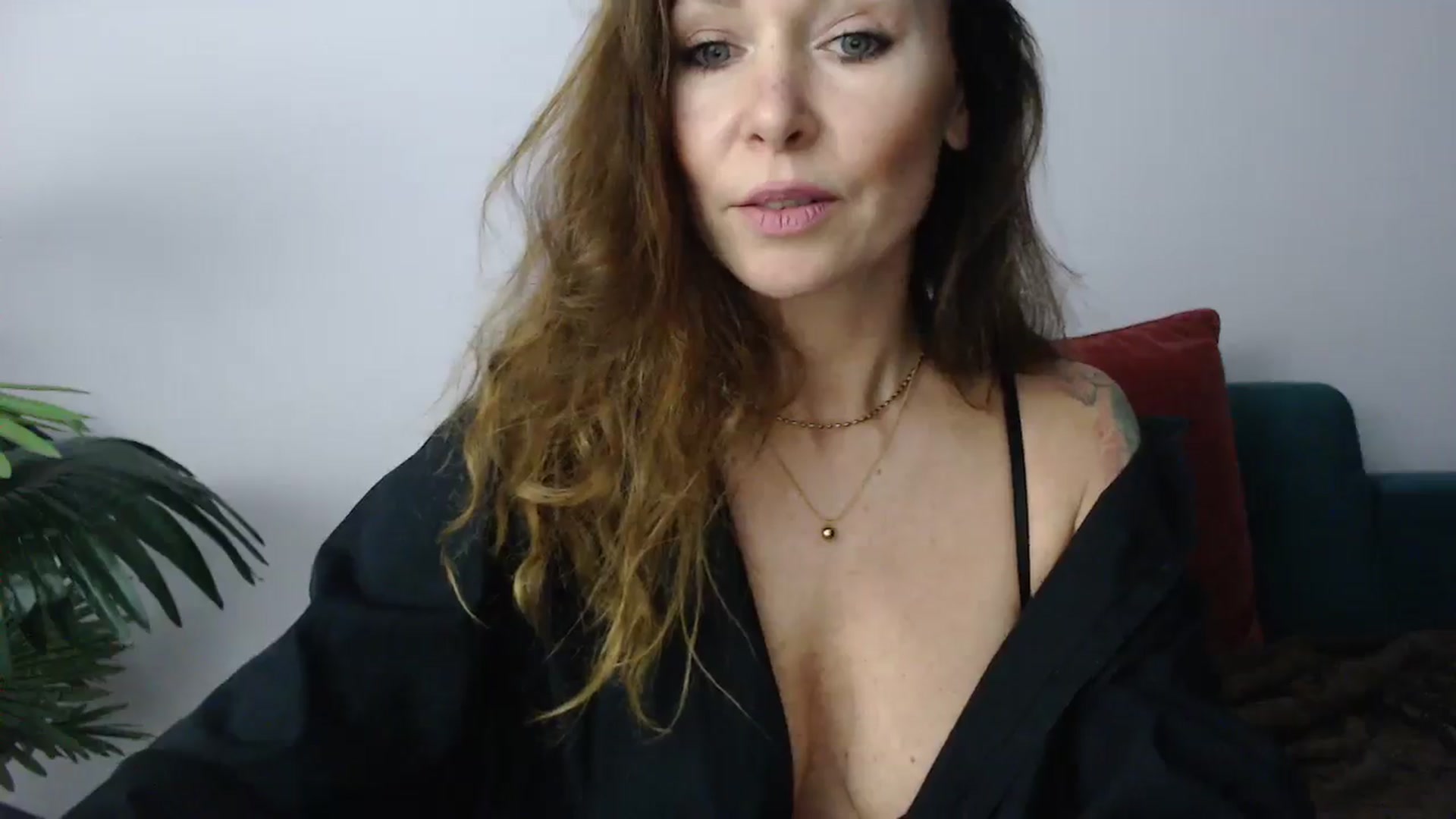Gallery image thumbnail from Delilah_sweet's myfreecams stream on, 11/11/2024, 17:34 image 14 of 20