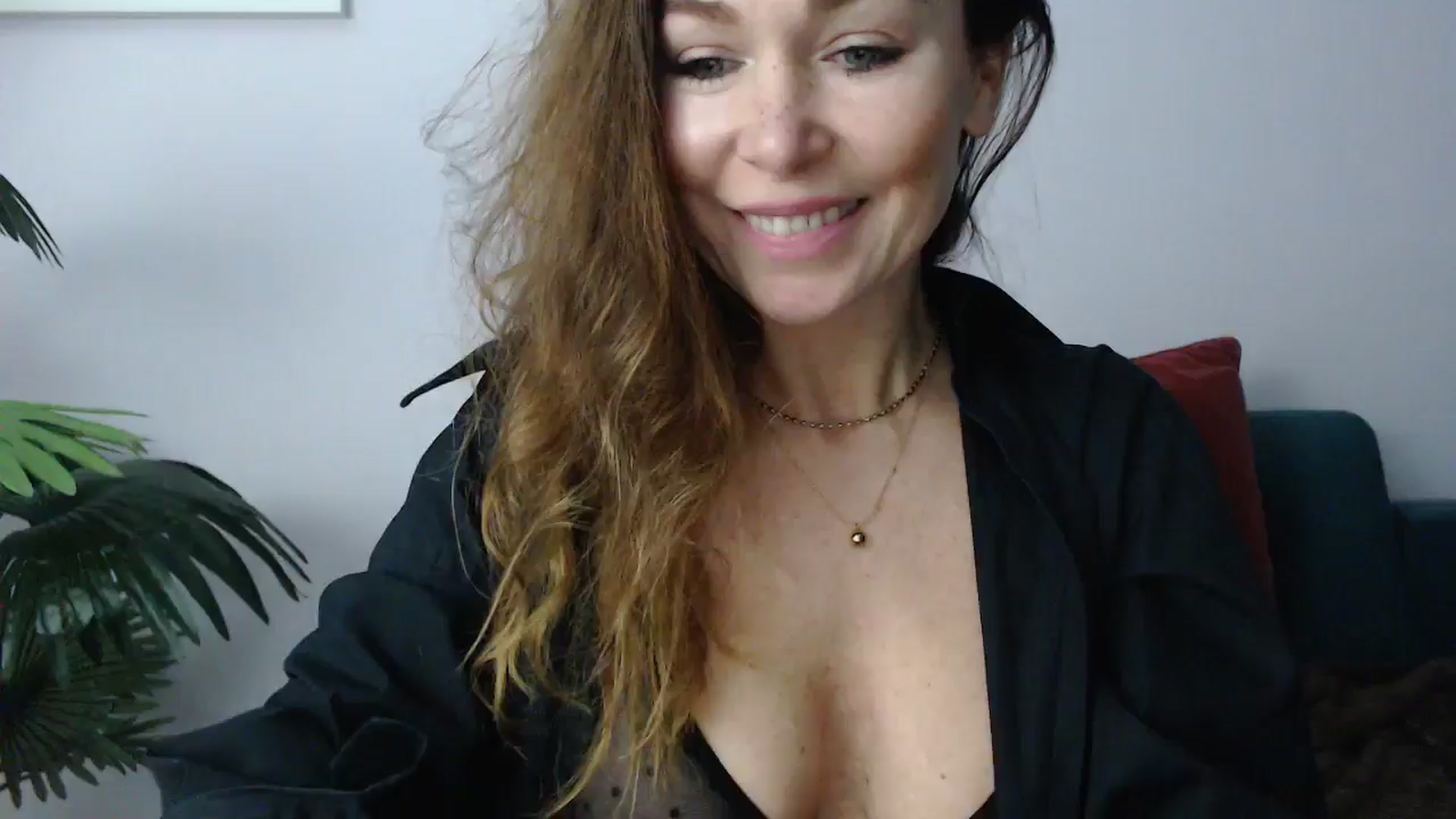Gallery image thumbnail from Delilah_sweet's myfreecams stream on, 11/11/2024, 18:03 image 18 of 20