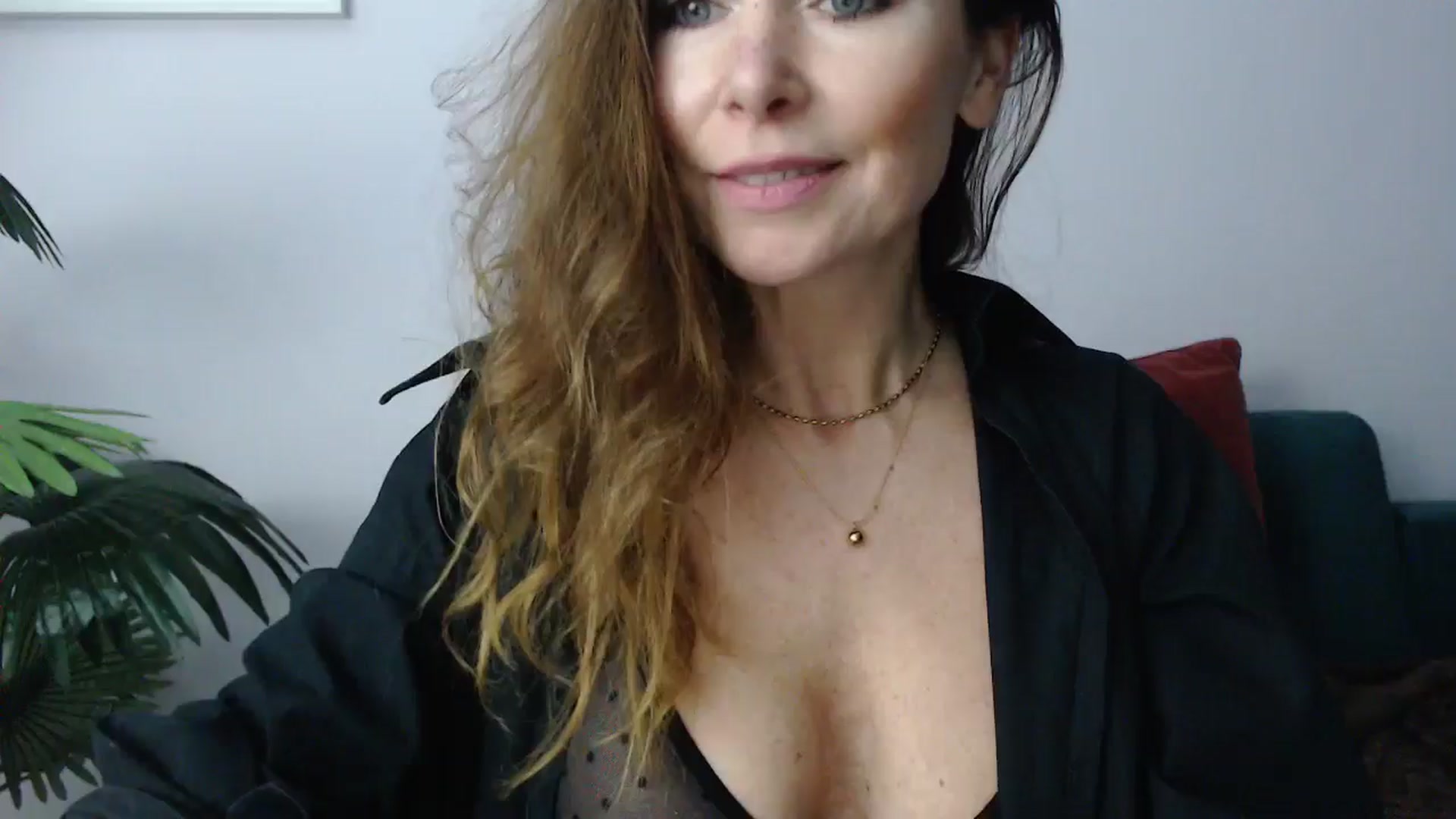 Gallery image thumbnail from Delilah_sweet's myfreecams stream on, 11/11/2024, 18:03 image 19 of 20