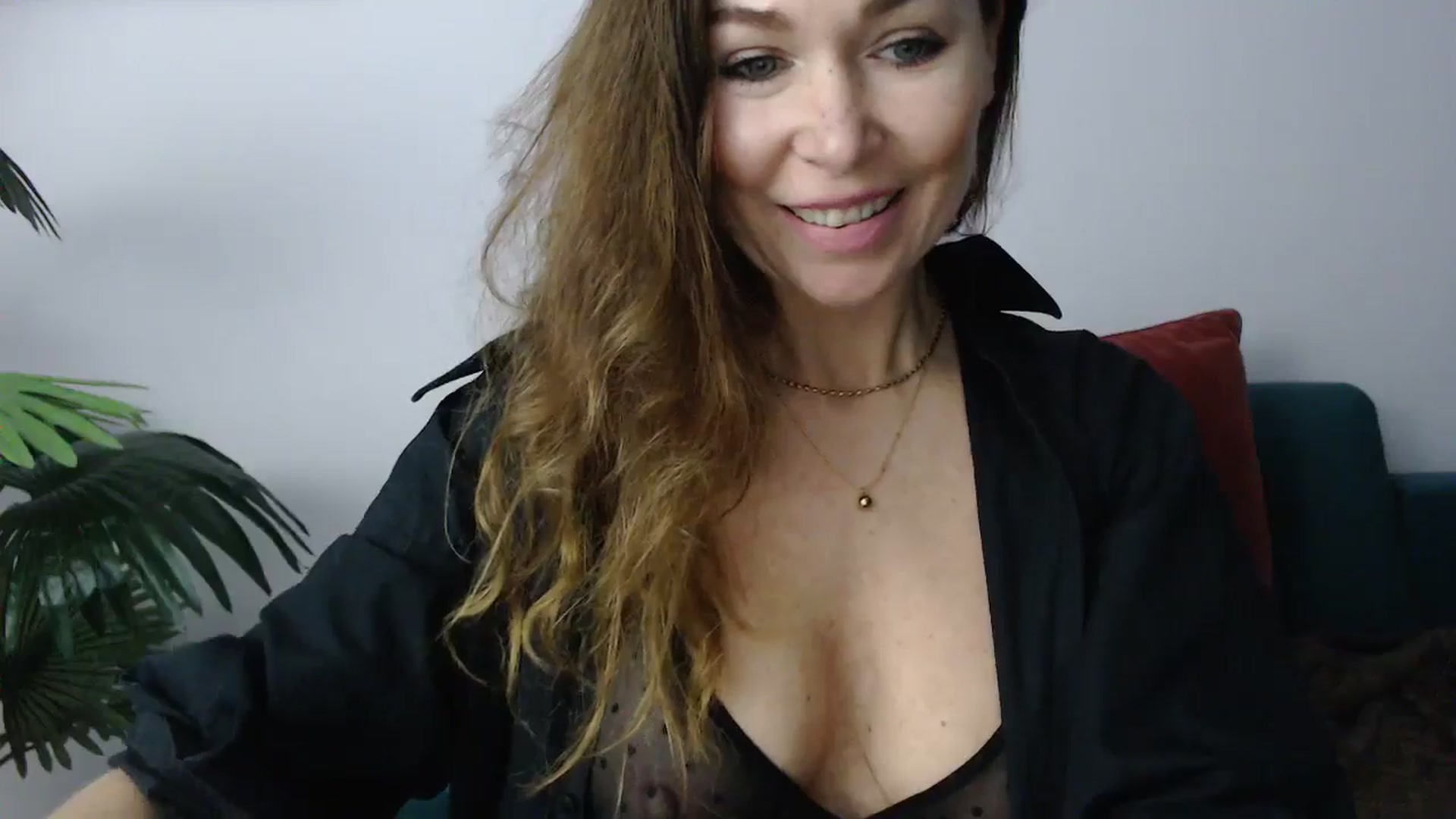 Gallery image thumbnail from Delilah_sweet's myfreecams stream on, 11/11/2024, 18:03 image 16 of 20