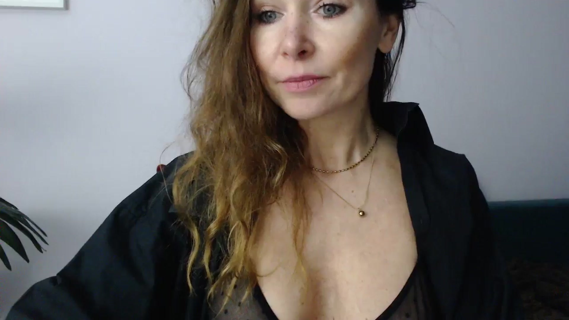 Gallery image thumbnail from Delilah_sweet's myfreecams stream on, 11/11/2024, 18:50 image 4 of 20