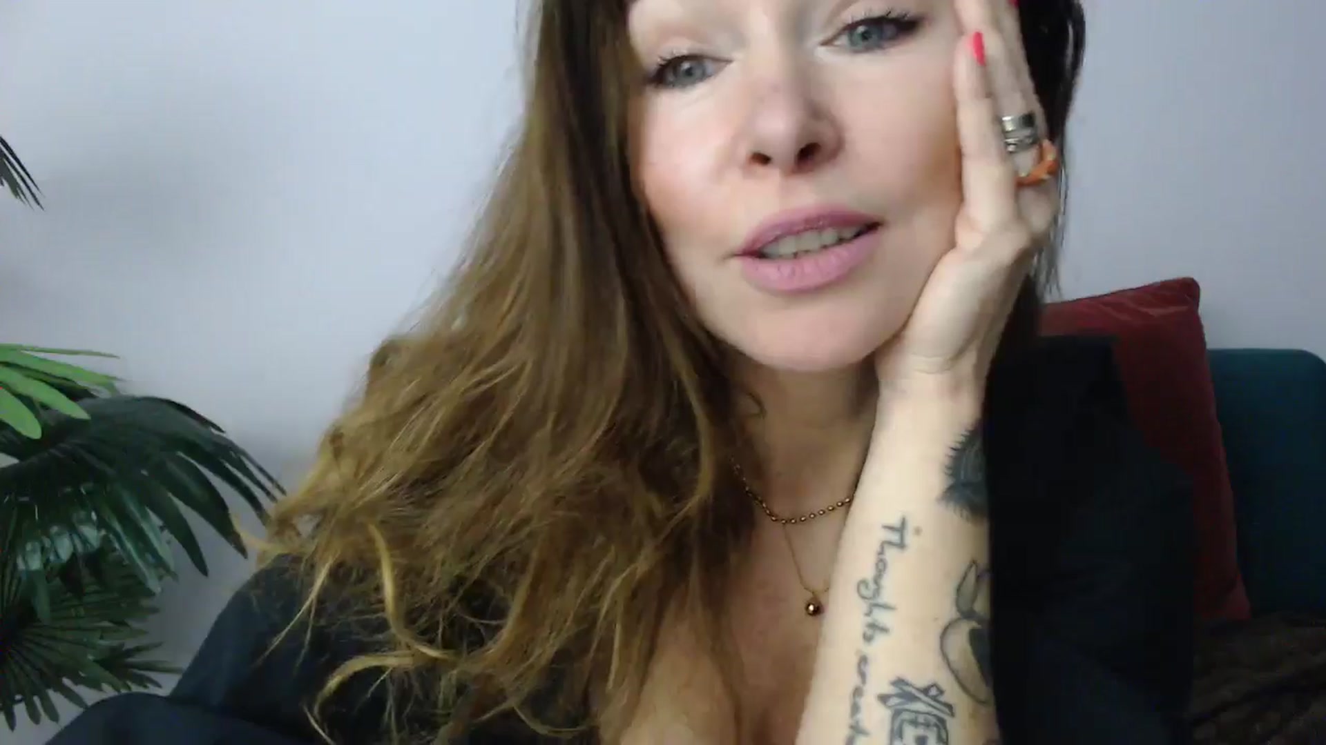 Gallery image thumbnail from Delilah_sweet's myfreecams stream on, 11/12/2024, 18:20 image 6 of 20