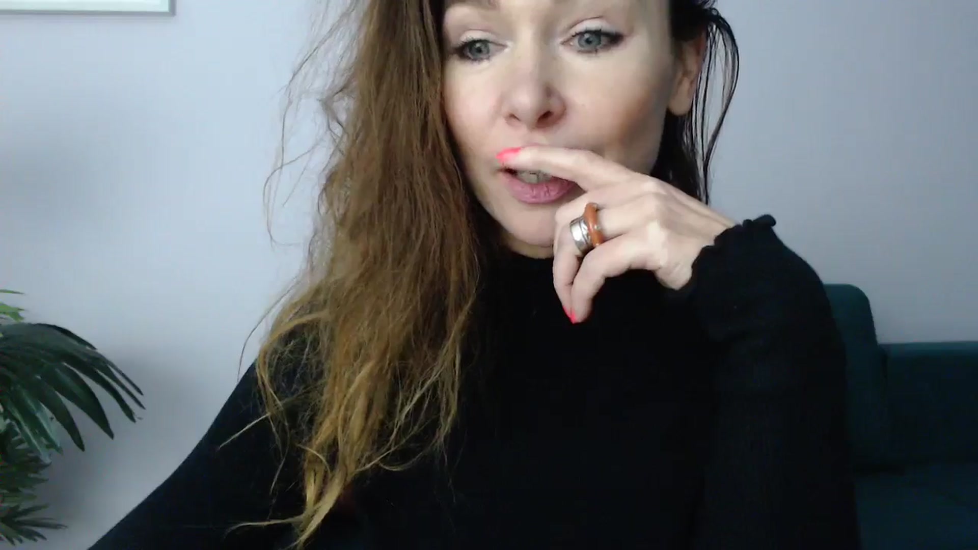Gallery image thumbnail from Delilah_sweet's myfreecams stream on, 11/13/2024, 19:04 image 10 of 20