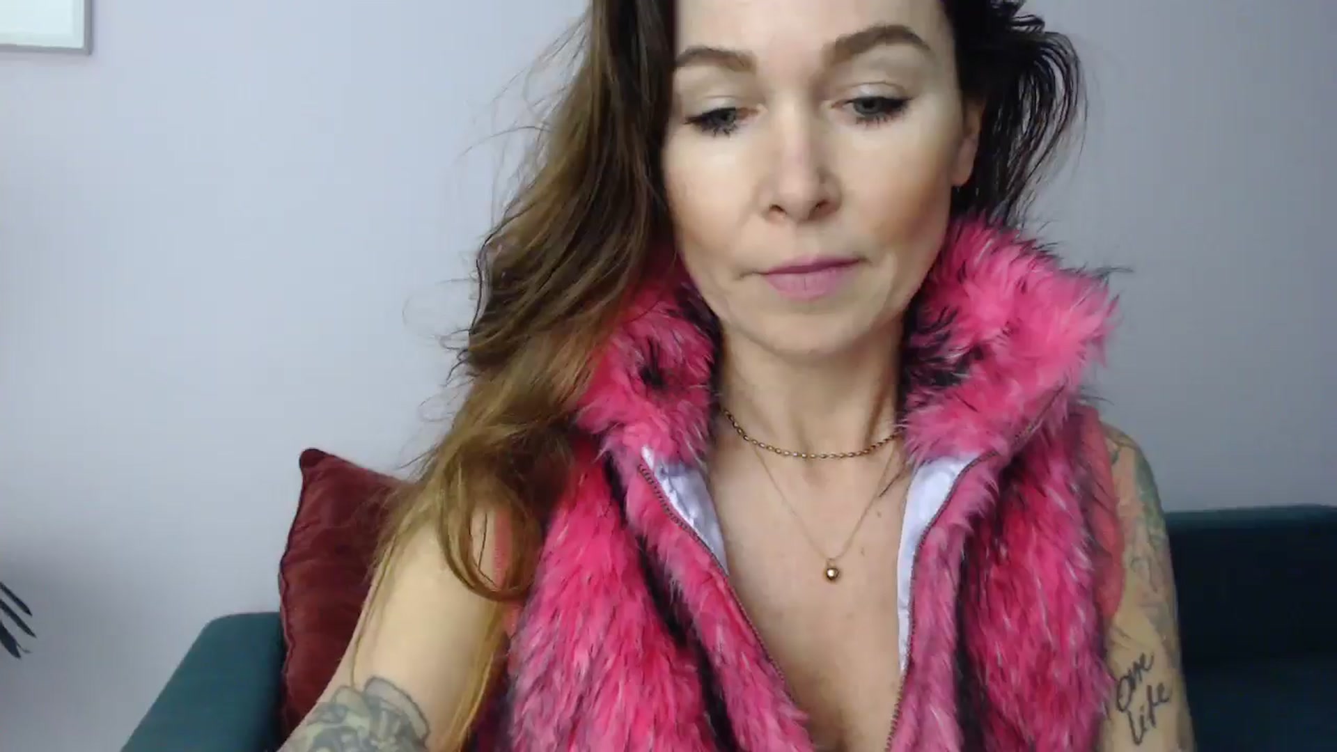 Gallery image thumbnail from Delilah_sweet's myfreecams stream on, 11/18/2024, 17:12 image 4 of 20