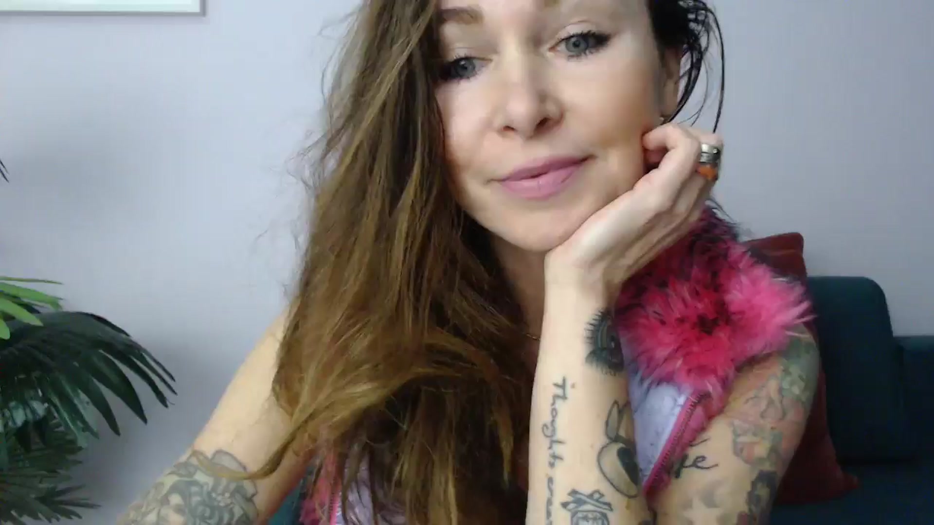 Gallery image thumbnail from Delilah_sweet's myfreecams stream on, 11/18/2024, 17:12 image 14 of 20