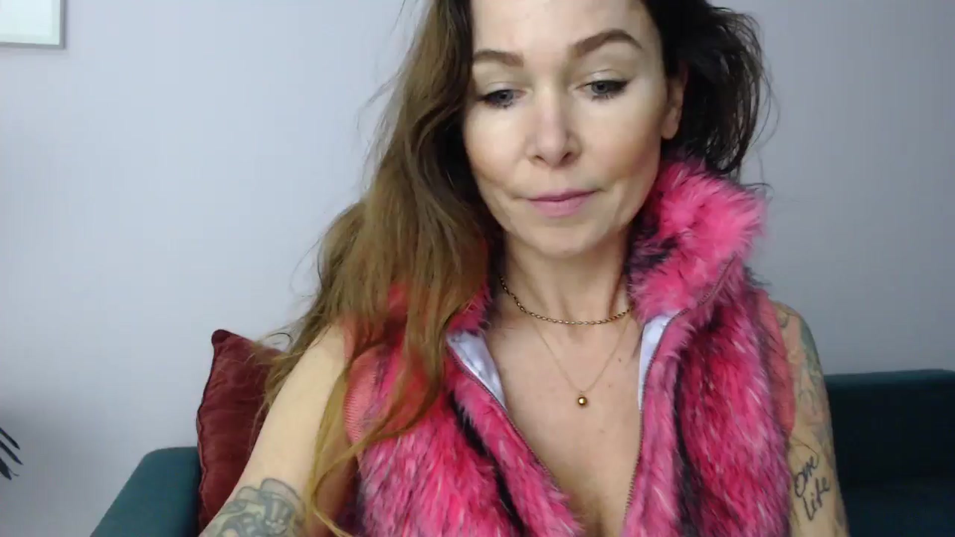 Gallery image thumbnail from Delilah_sweet's myfreecams stream on, 11/18/2024, 17:12 image 1 of 20