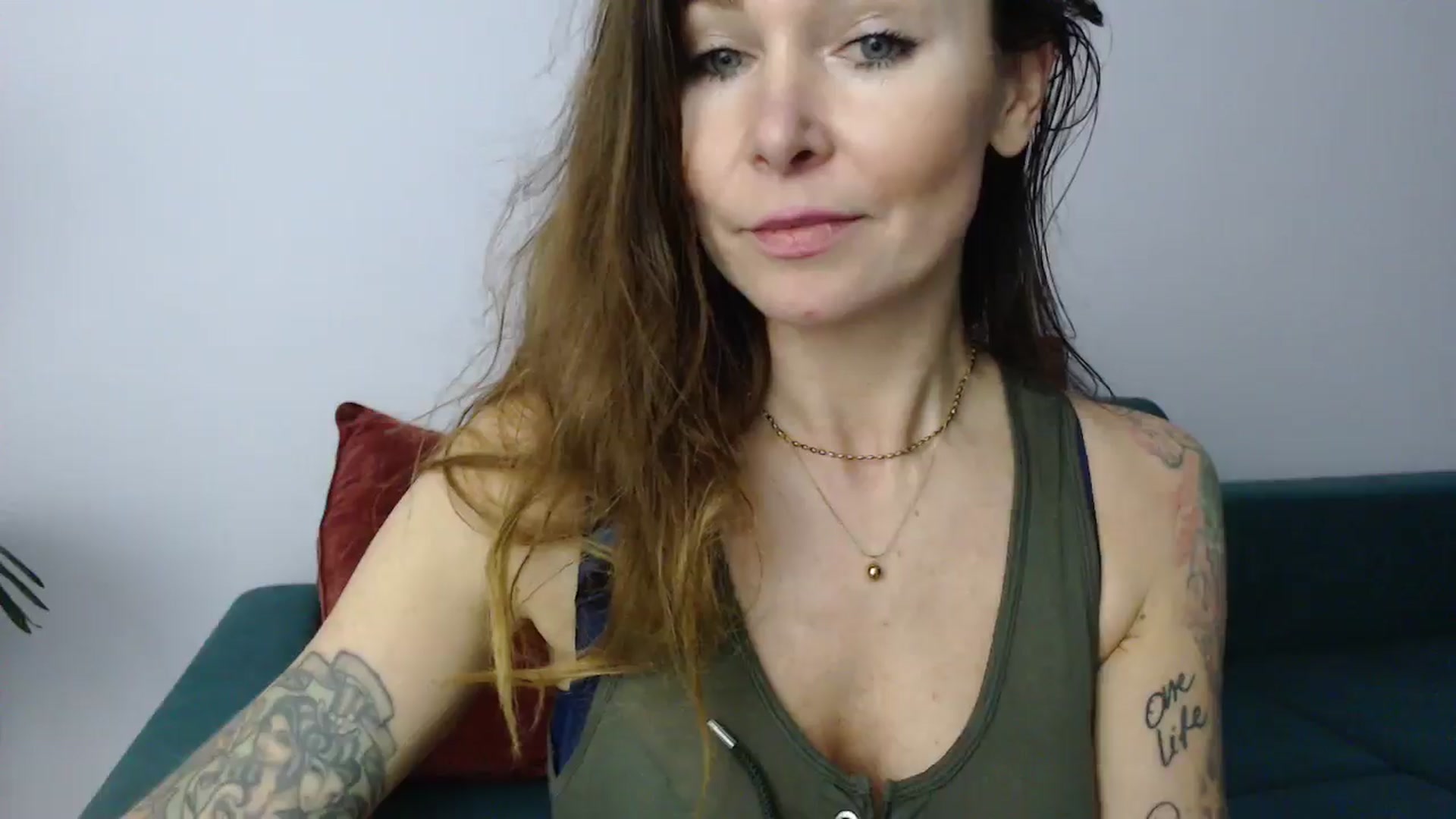 Gallery image thumbnail from Delilah_sweet's myfreecams stream on, 11/18/2024, 19:53 image 9 of 20