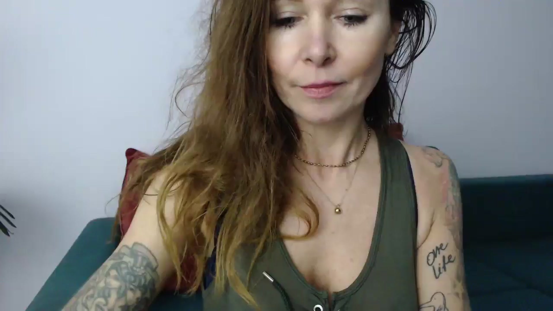 Gallery image thumbnail from Delilah_sweet's myfreecams stream on, 11/18/2024, 19:53 image 18 of 20