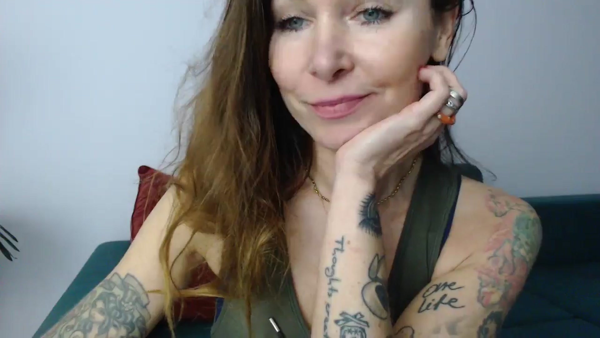 Gallery image thumbnail from Delilah_sweet's myfreecams stream on, 11/18/2024, 19:53 image 7 of 20