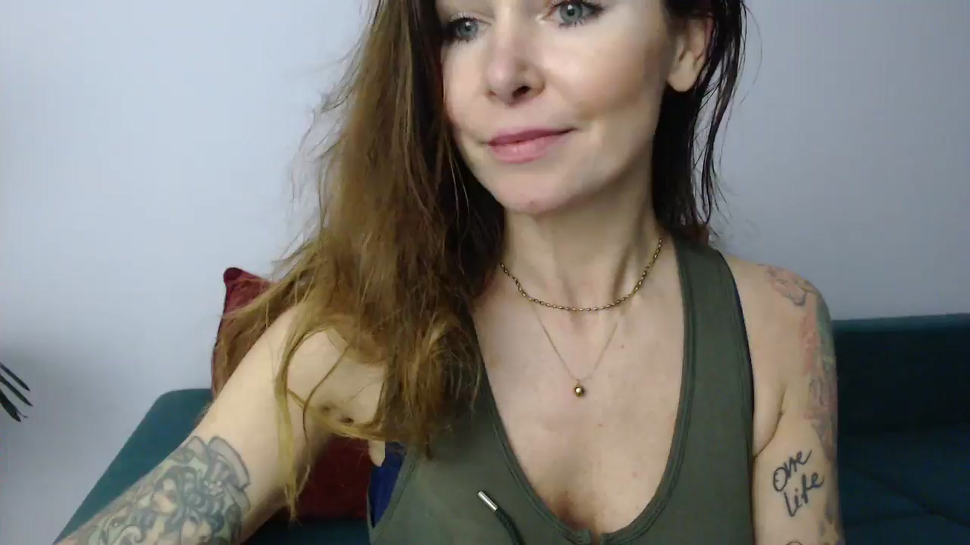 Gallery image thumbnail from Delilah_sweet's myfreecams stream on, 11/18/2024, 19:53 image 5 of 20